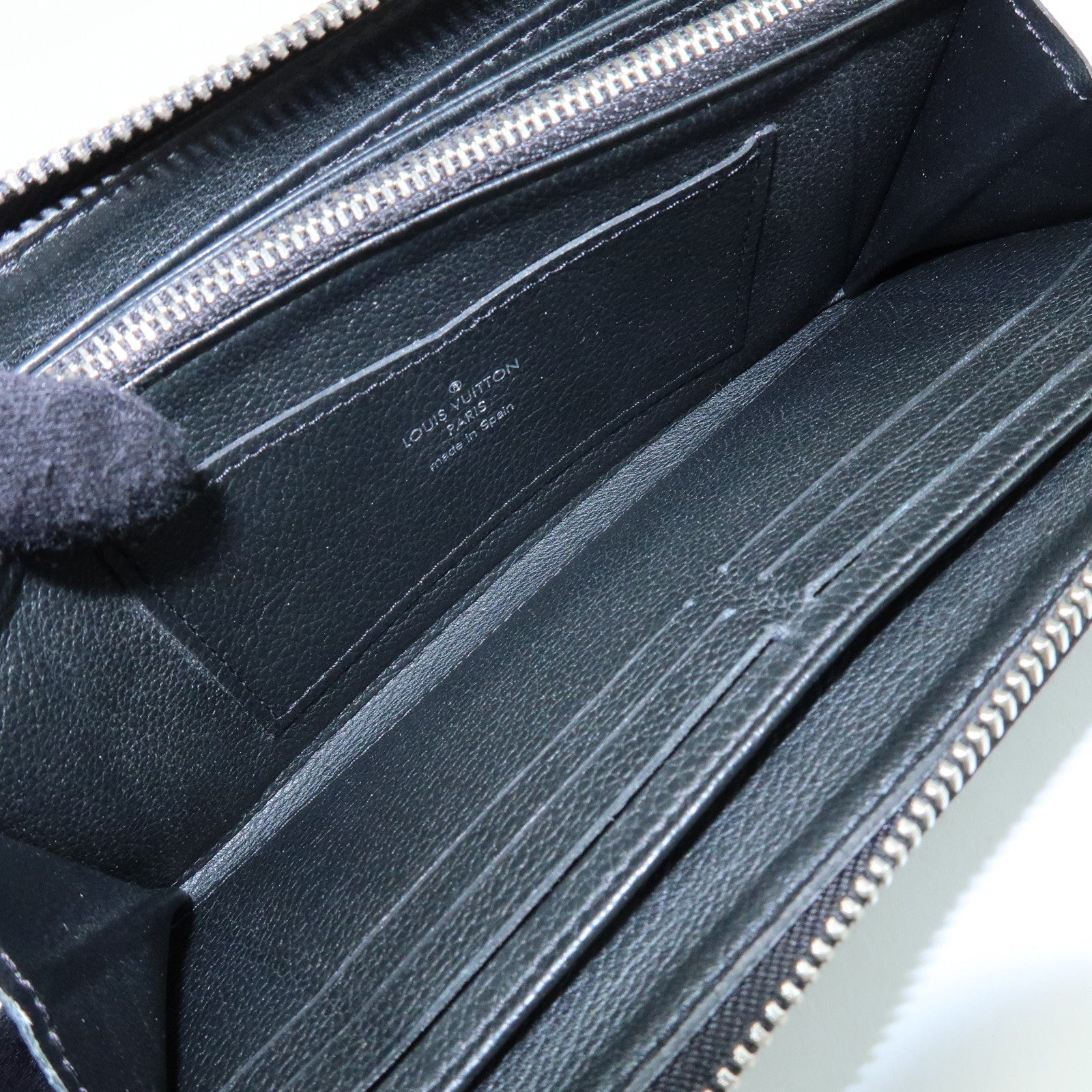 Louis Vuitton Leather Lockme Round Zippy Long Wallet Noir M62622