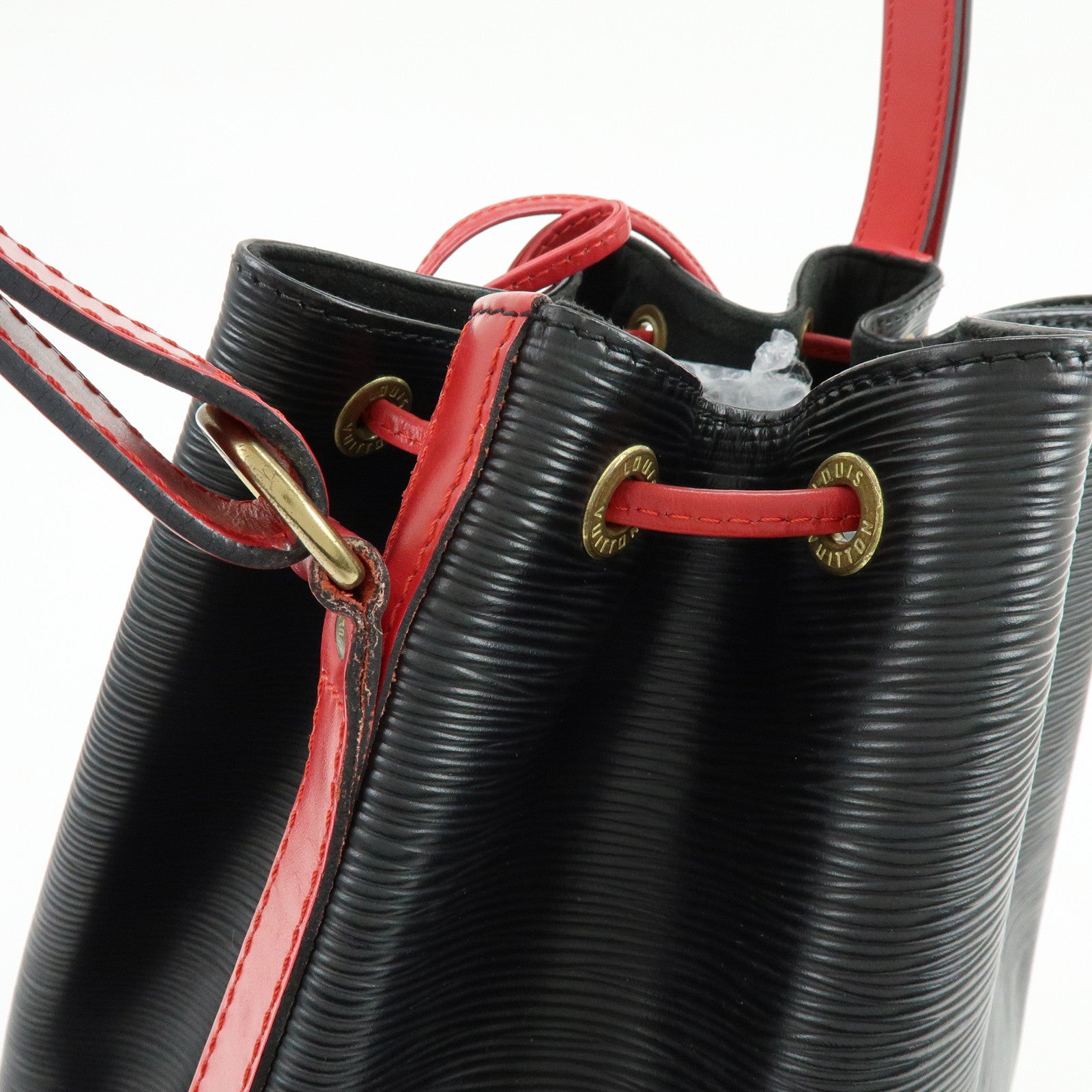 Louis Vuitton Epi Noe Leather Shoulder Bag Noir Castilian Red M44017
