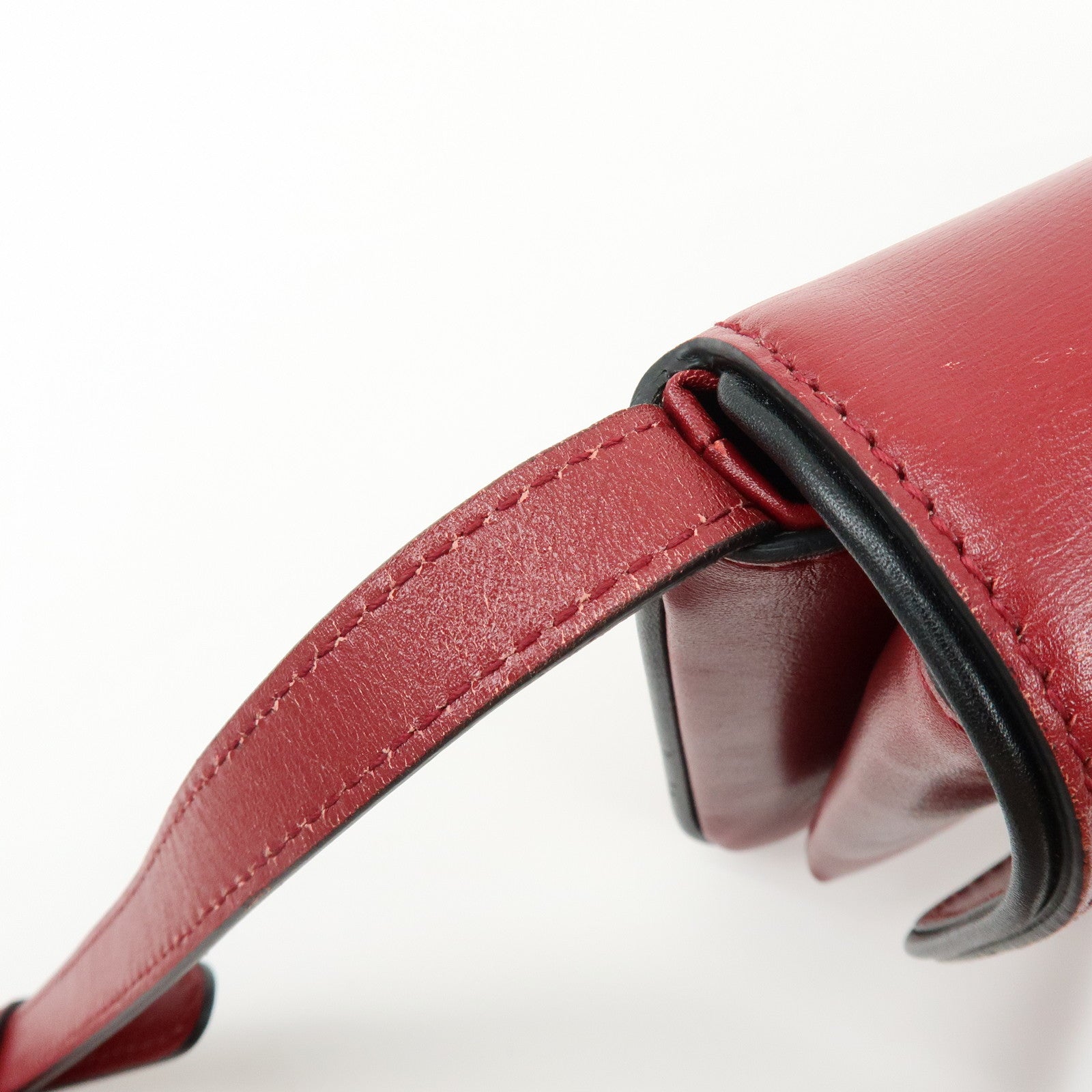 GUCCI Double G Arli Leather Shoulder Bag Crossbody Bag Red 550129