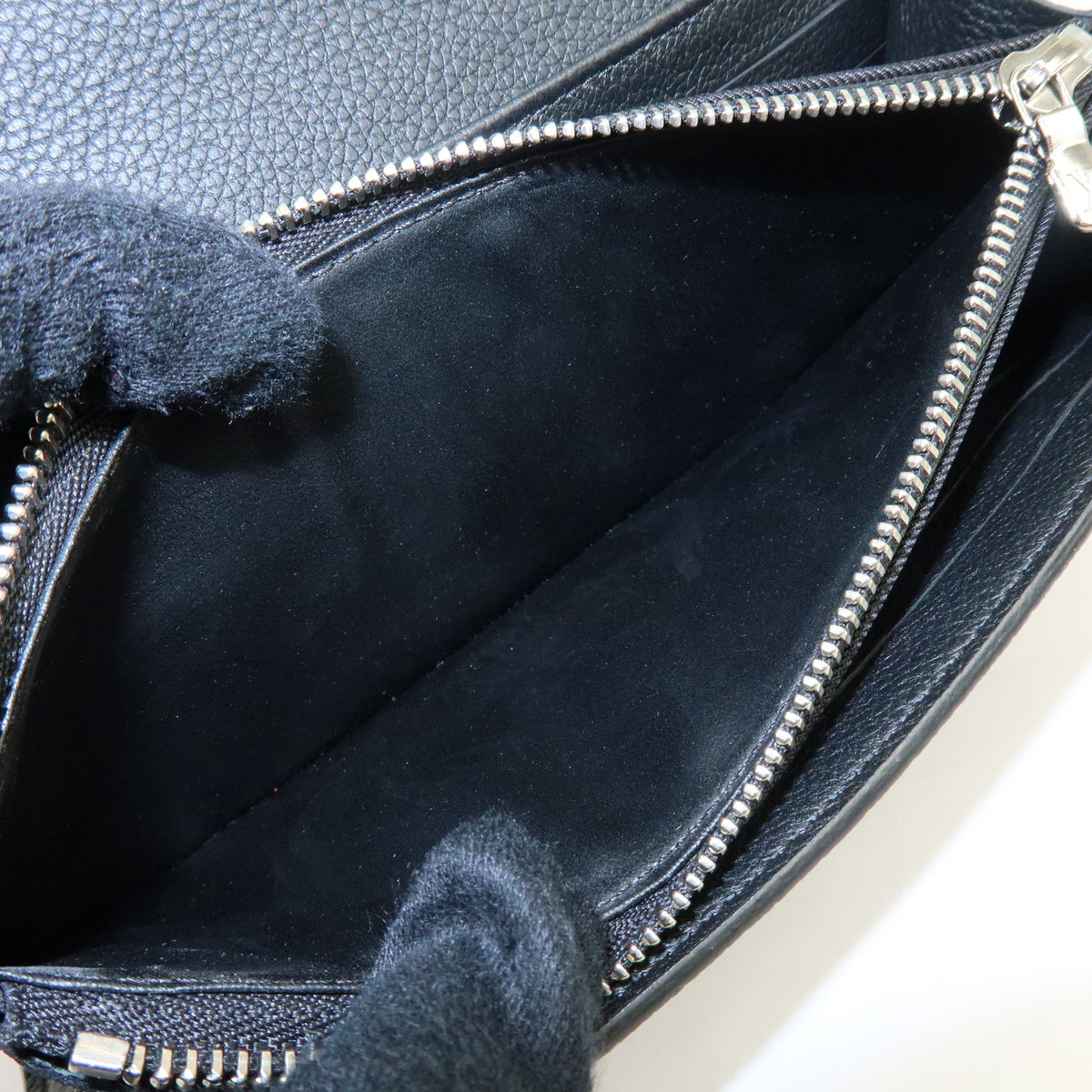 Louis Vuitton Portefeuille Lockme II Calf Skin Long Wallet Noir M62329