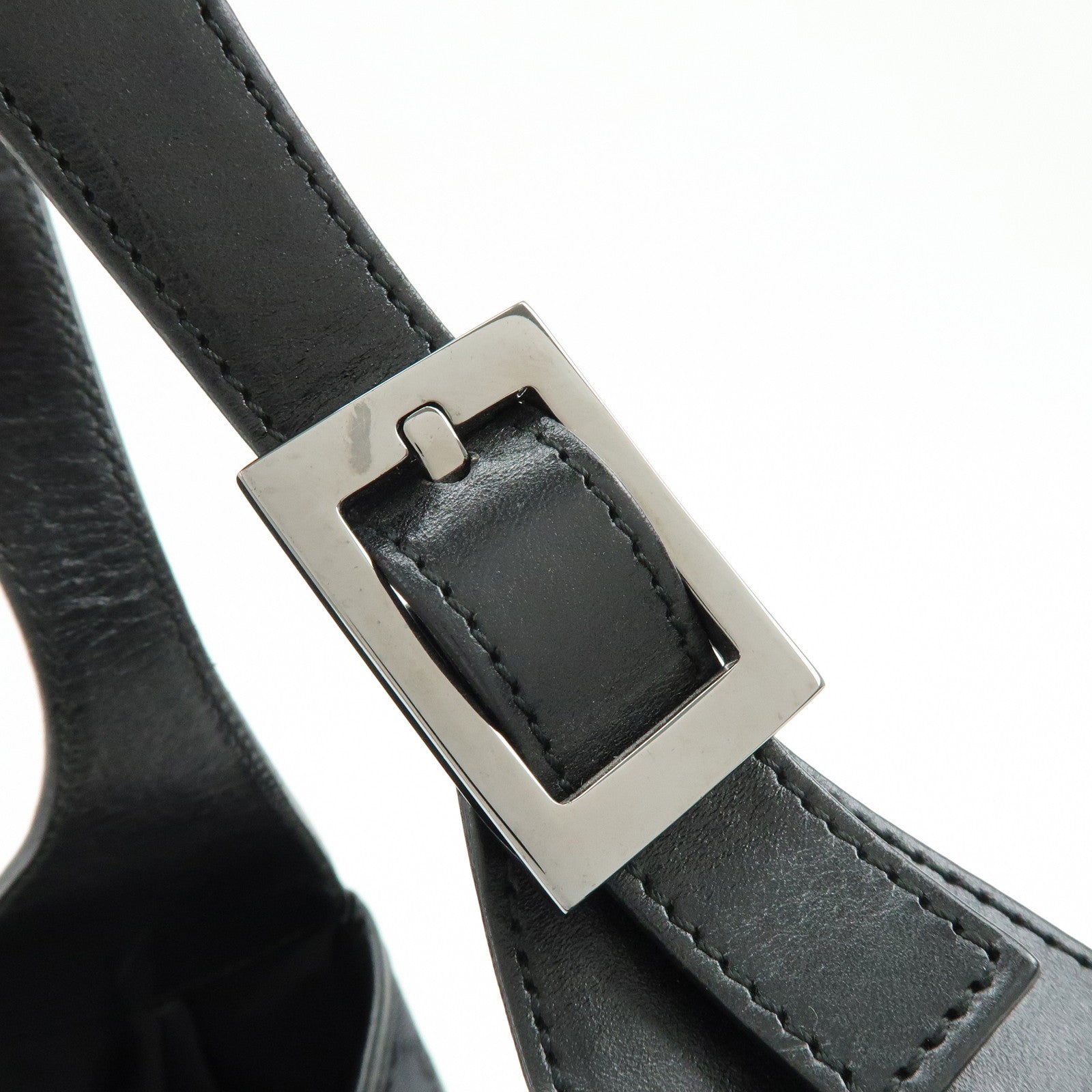 GUCCI Jackie GG Canvas Leather Shoulder Bag Black 001・3306