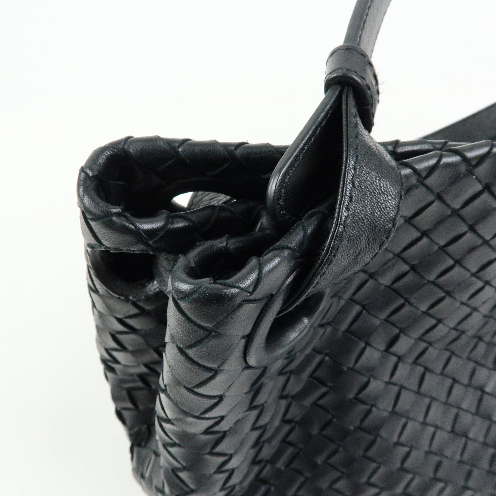 BOTTEGA VENETA Intrecciato Medium Garda Leather Hand Bag Black 179320