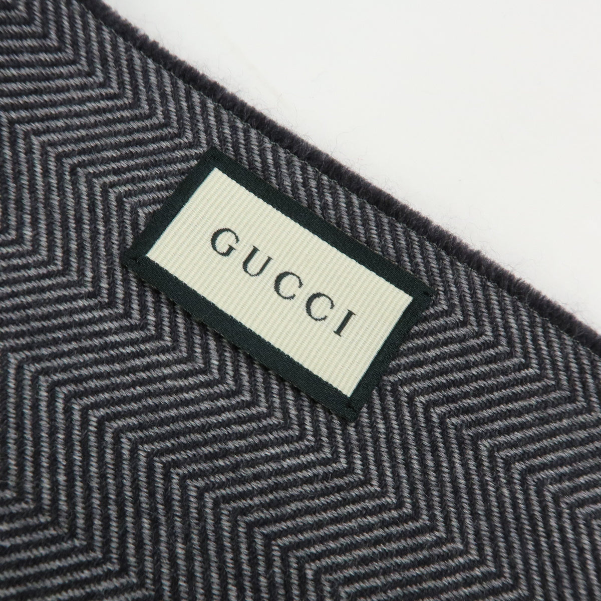 GUCCI Historia Wool 100% Scarf Crest Herringbone Gray