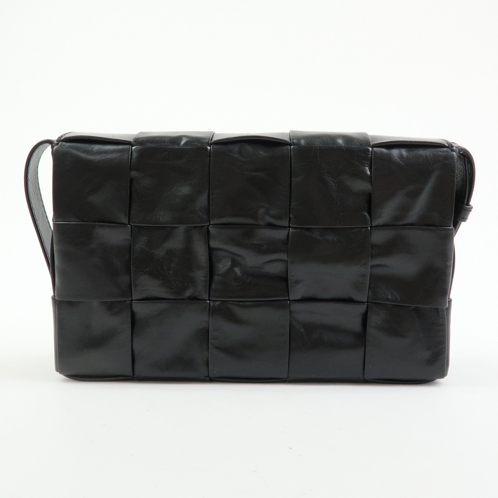 BOTTEGA VENETA Cassette Maxi Intrecciato Leather Shoulder Bag 578004