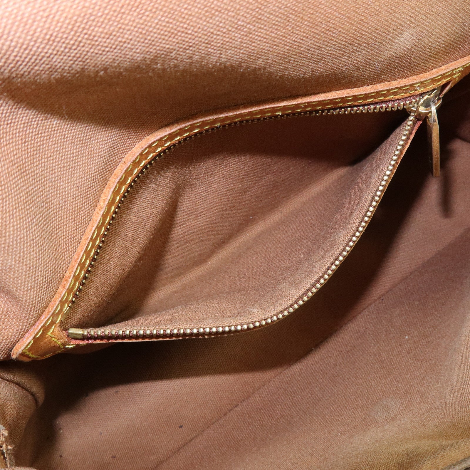 Louis Vuitton Monogram Canvas Mini Looping Shoulder Bag Hand Bag M51147