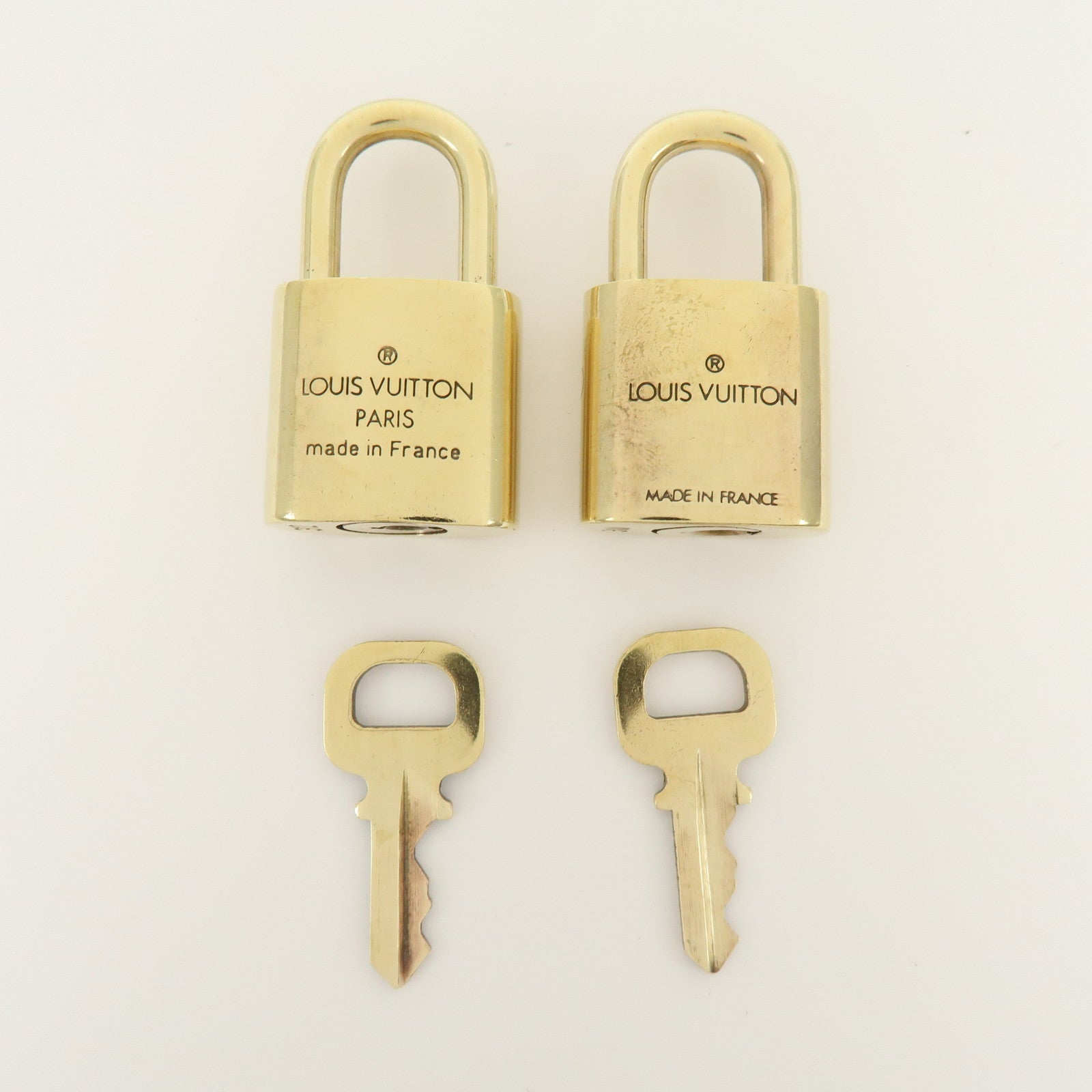 Louis Vuitton Set of 10 Metal Lock & Key Cadena Key Lock Gold