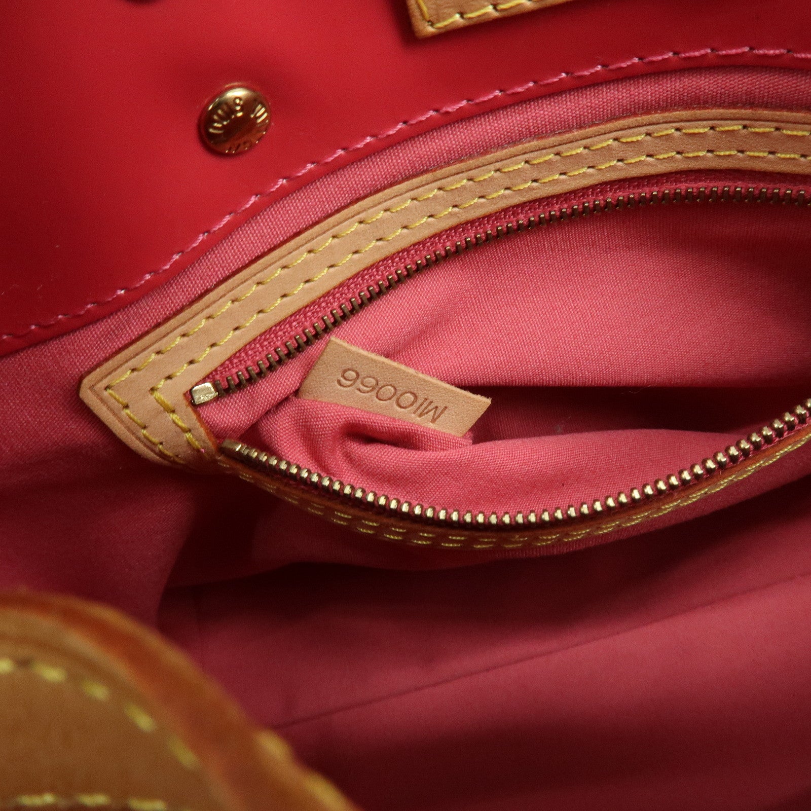 Louis Vuitton Monogram Vernis Reade PM Hand Bag Framboise M9132F