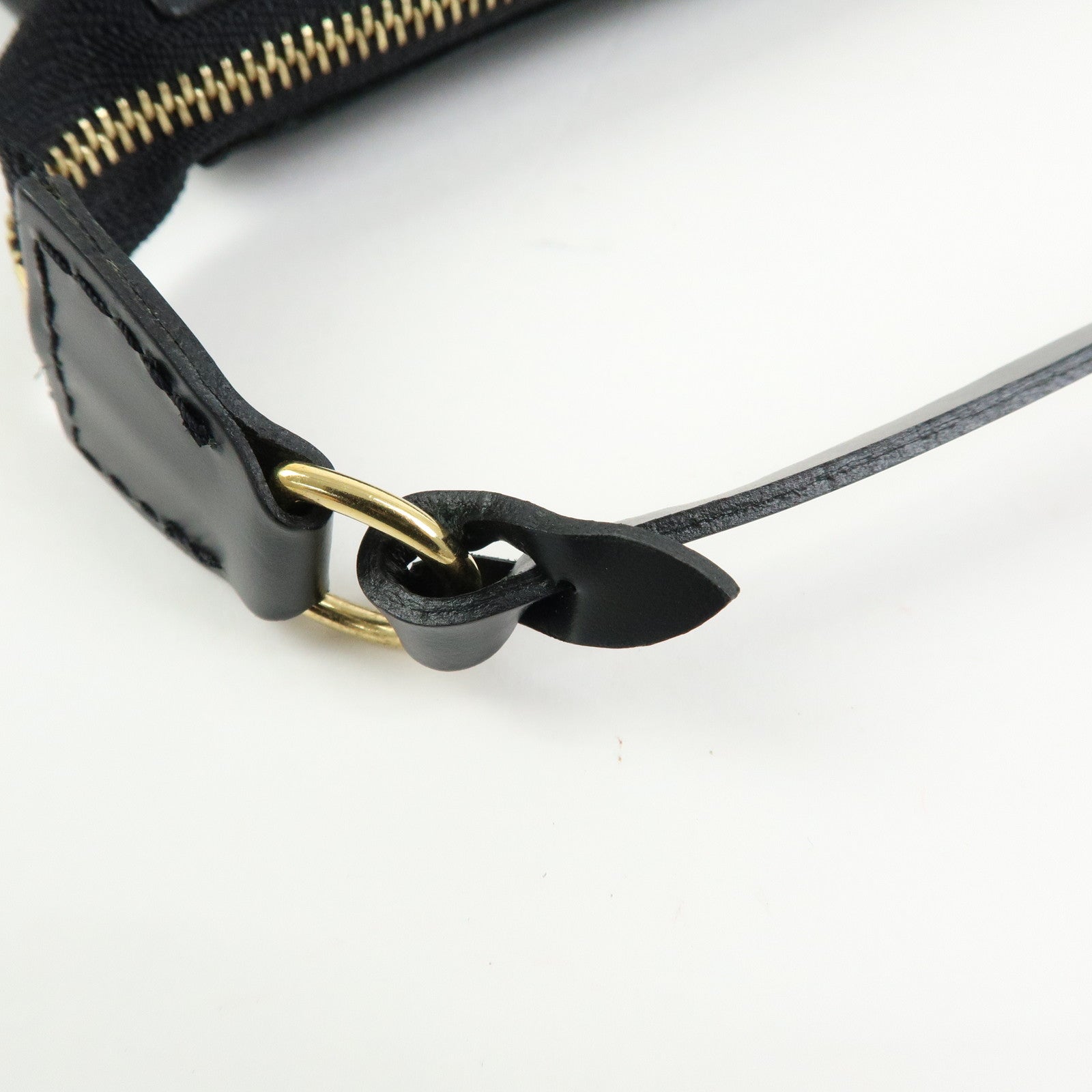 Louis Vuitton Epi Pochette Accessoires Hand Bag Noir M52942