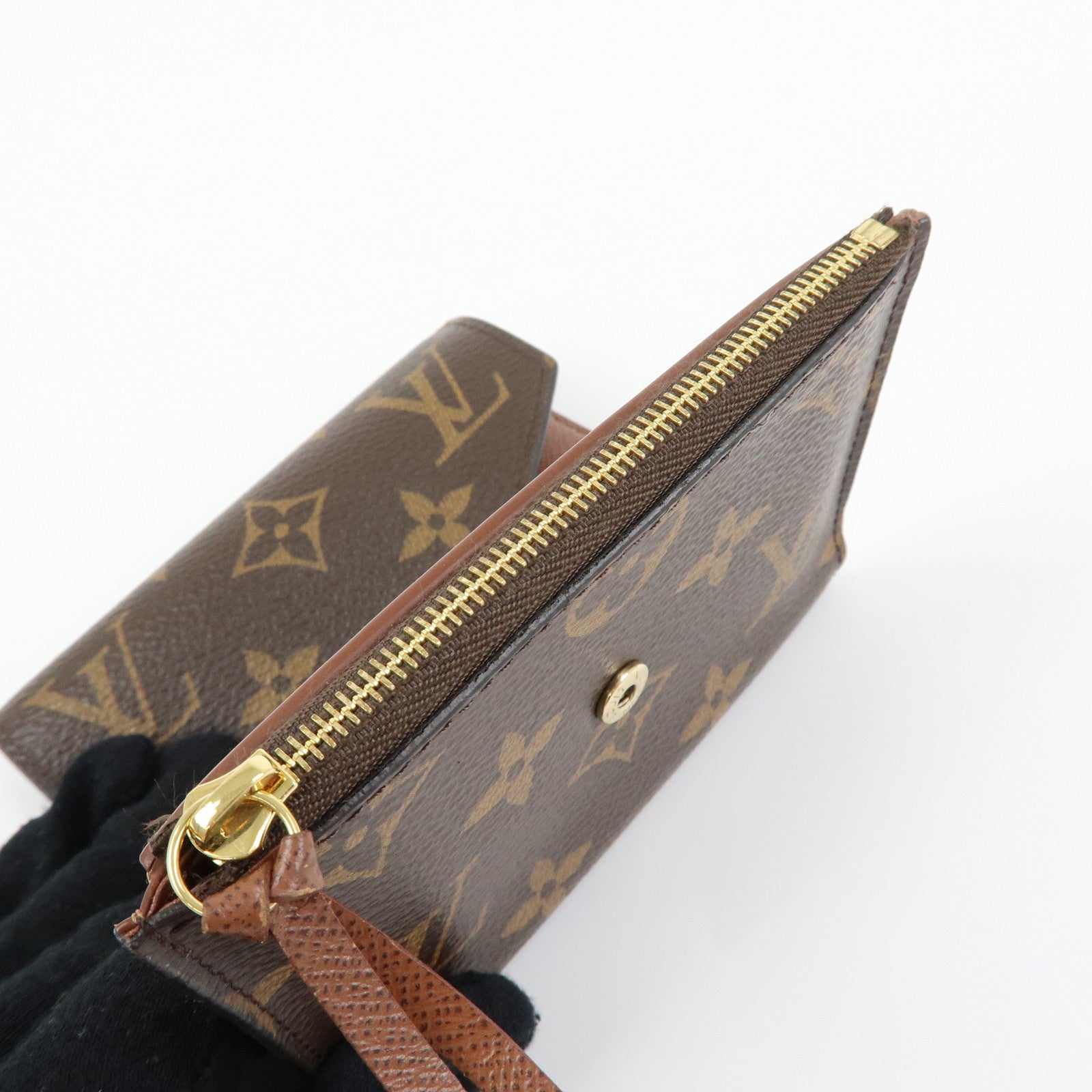 Louis Vuitton Monogram Portefeuille Victorine Tri-fold Wallet M62472