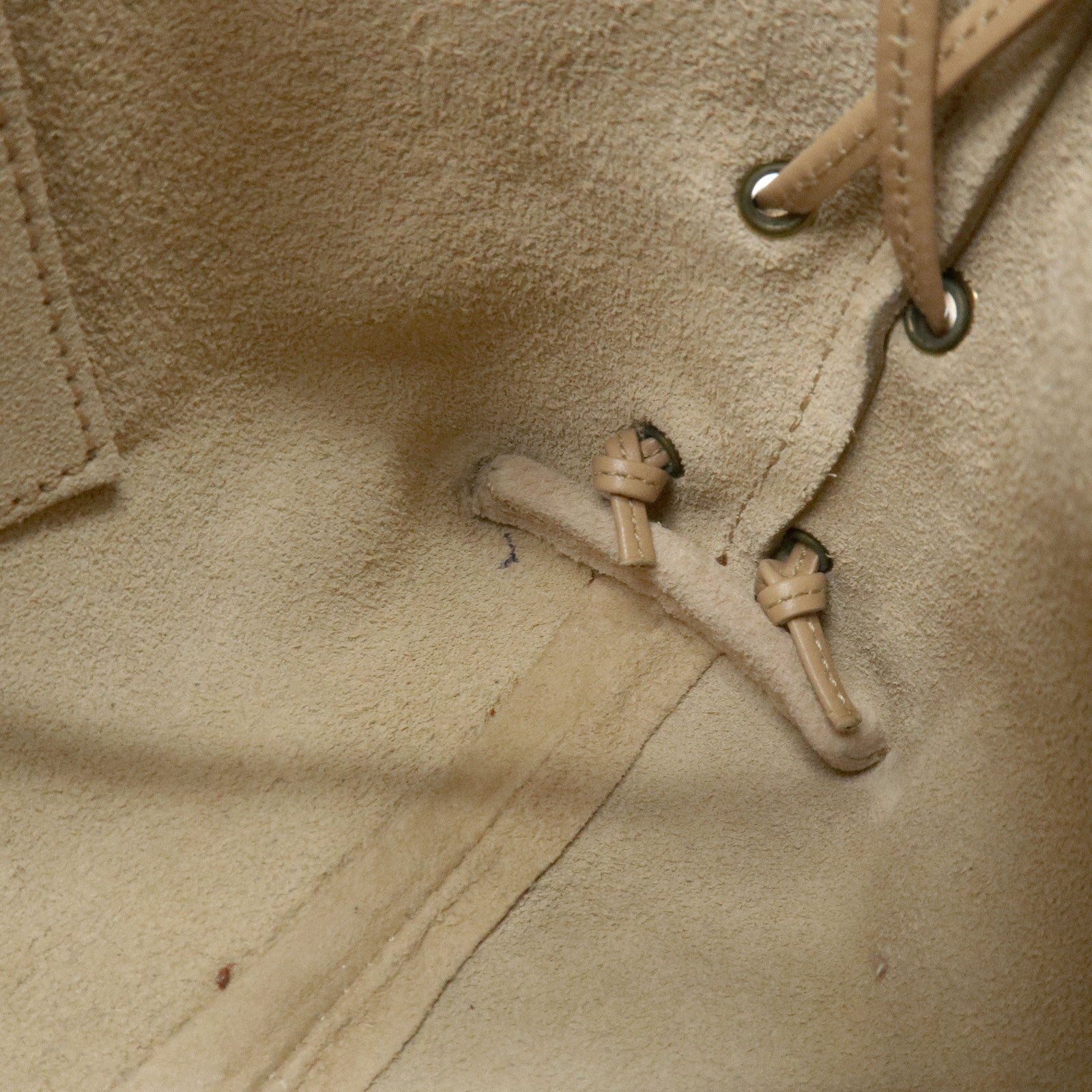 GUCCI Heart Suede Leather Shoulder Bag Crossbody Bag Beige 95107