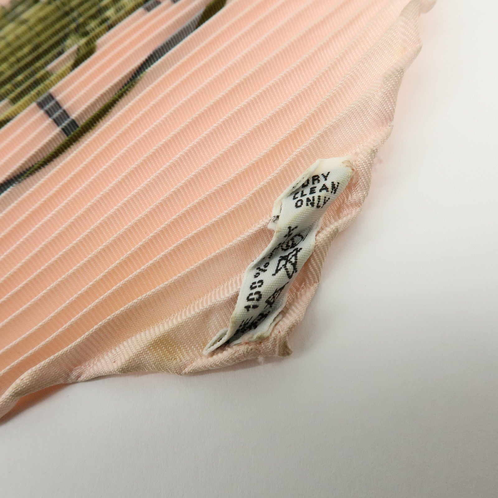 HERMES Pleated Carre 90 Silk 100% SPRINGS Light Pink