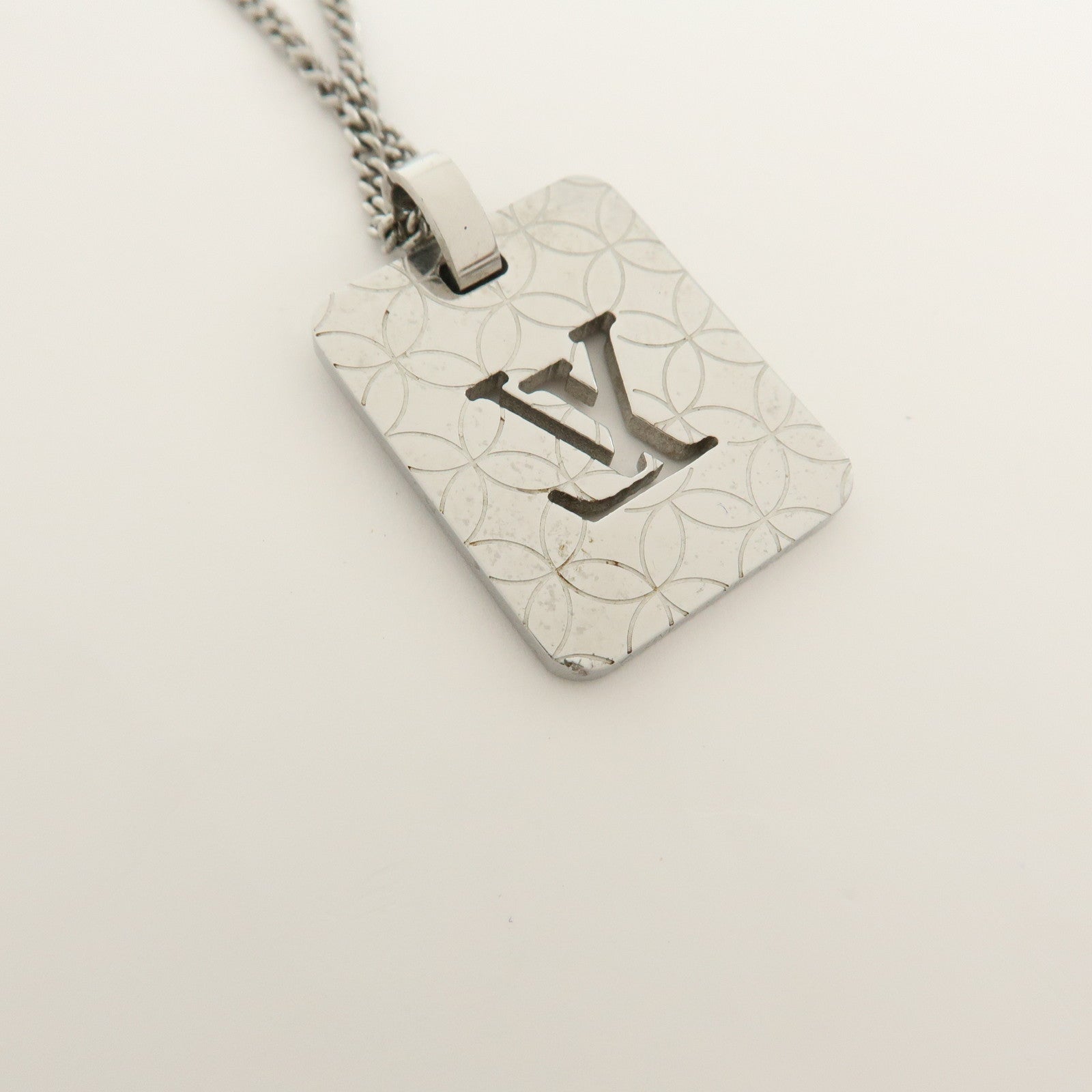Louis Vuitton Pendentif Champs Elysees PM Metal Necklace M65452