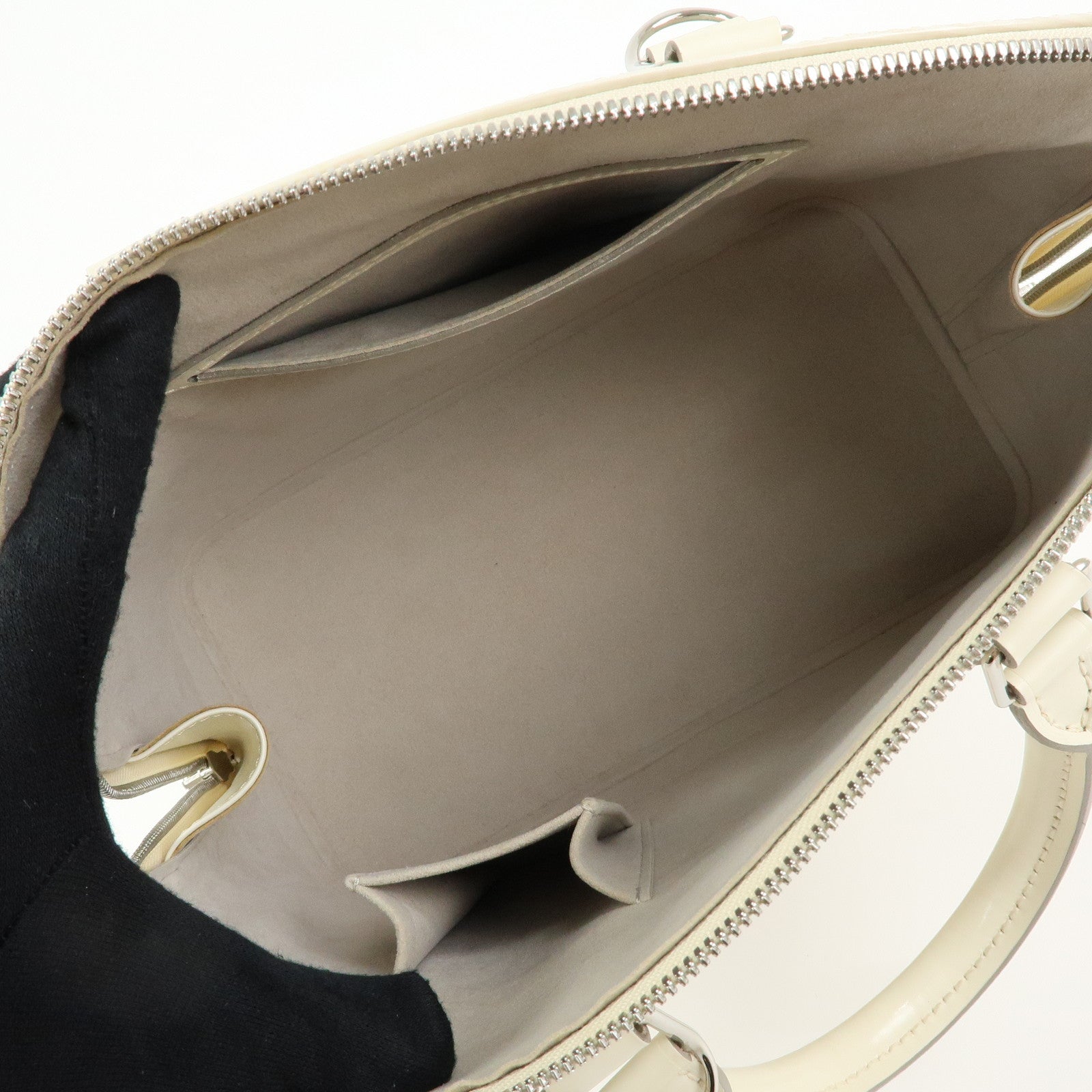 Louis Vuitton Epi Alma PM Hand Bag White Ivoire M5280J