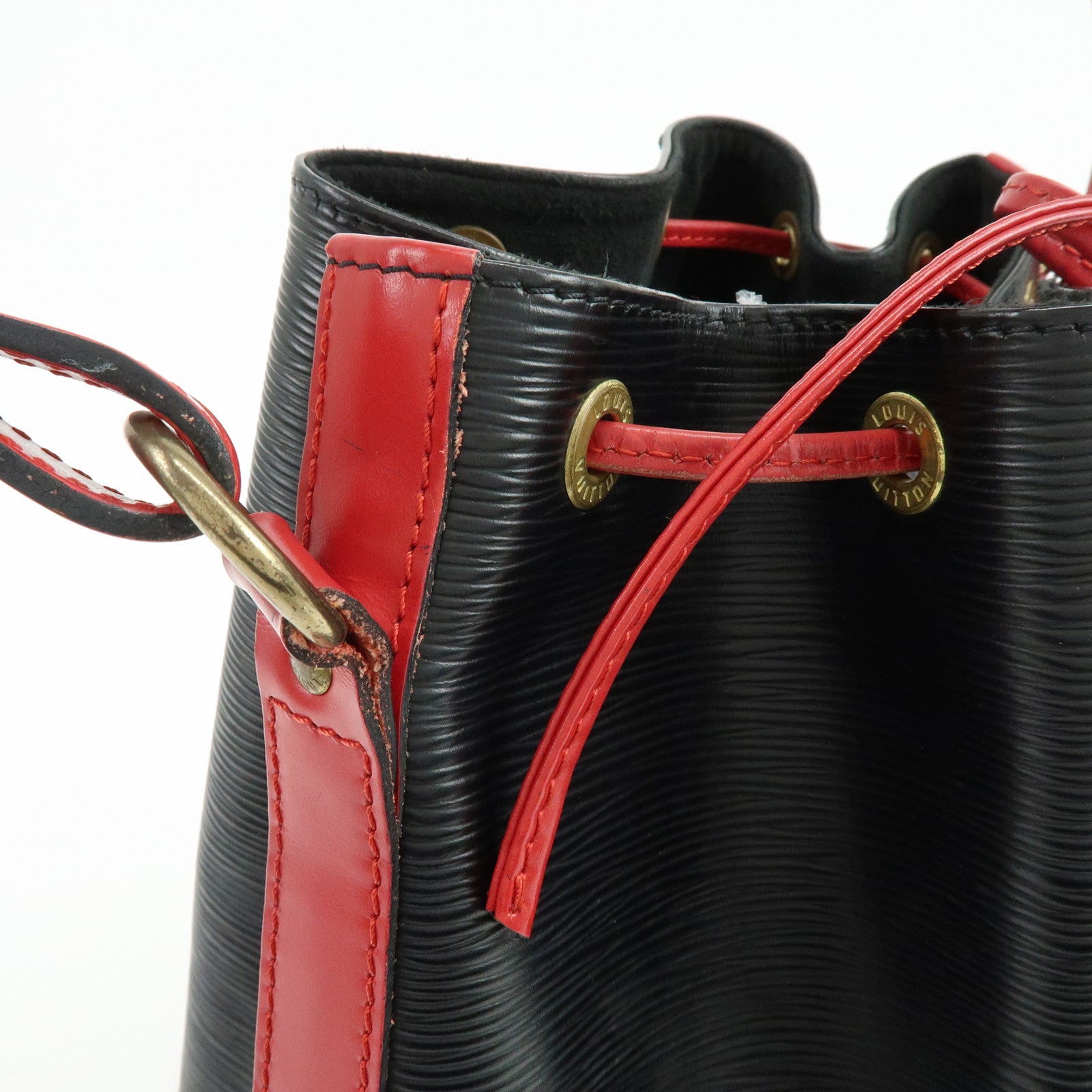 Louis Vuitton Epi Noe Leather Shoulder Bag Noir Castilian Red M44017
