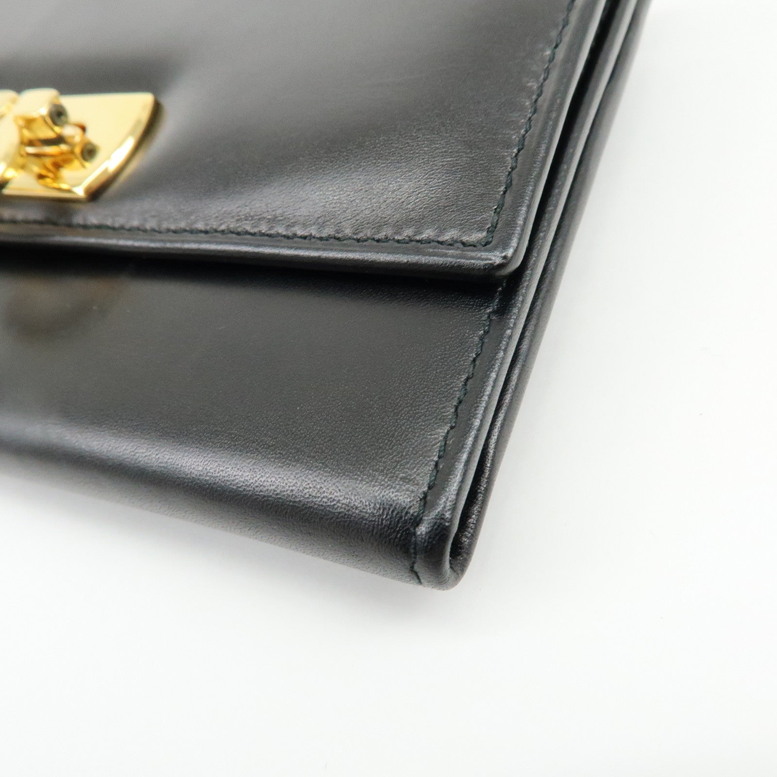 Ferragamo Gancini Leather Compact Wallet Shoulder Wallet Black