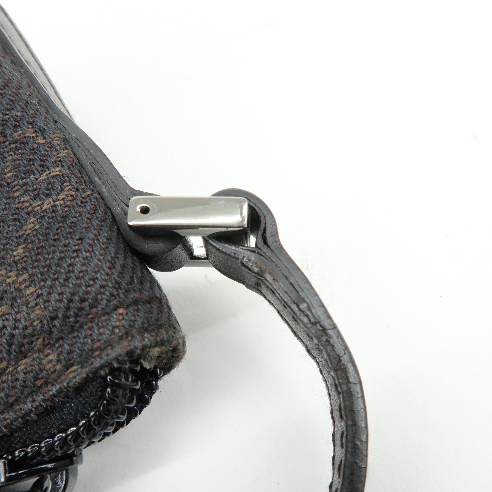 GUCCI Boat Bag GG Canvas Hand Bag Accessory Pouch Dark Brown 07198