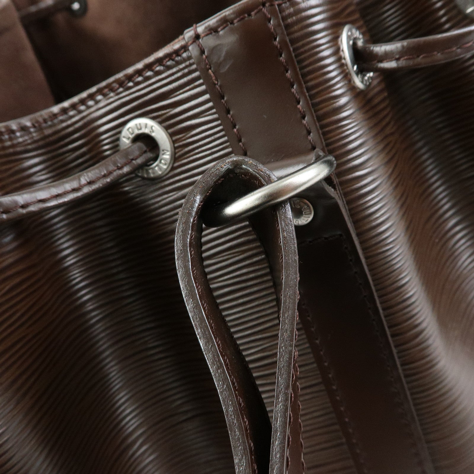 Louis Vuitton Epi Petit Noe Leather Shoulder Bag Mocha M5901D