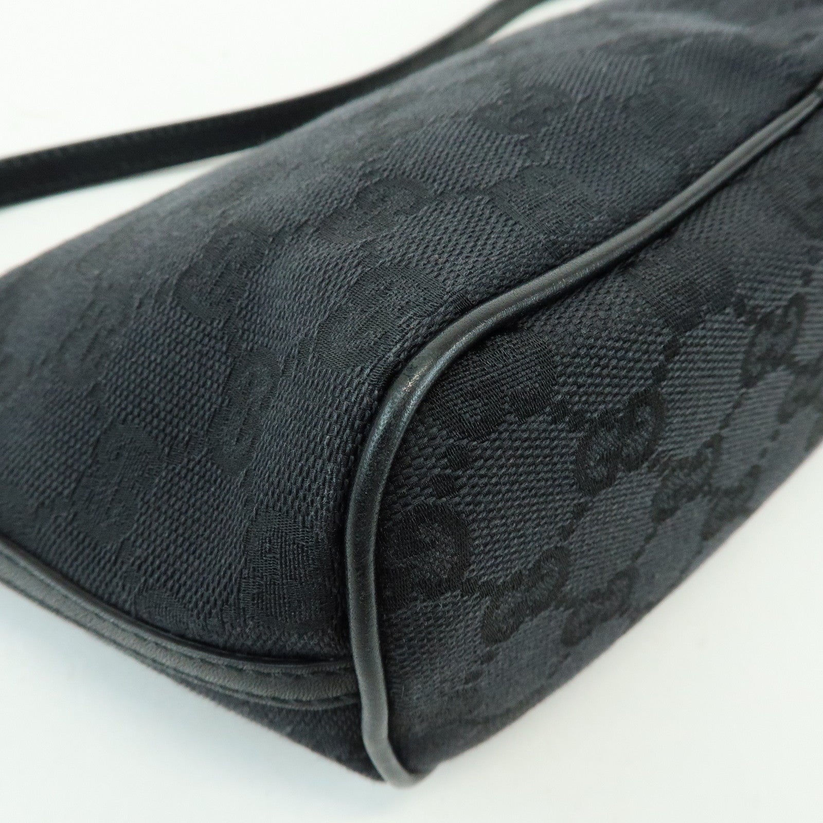 GUCCI Boat Bag GG Canvas Leather Accessory Pouch Hand Bag 07198
