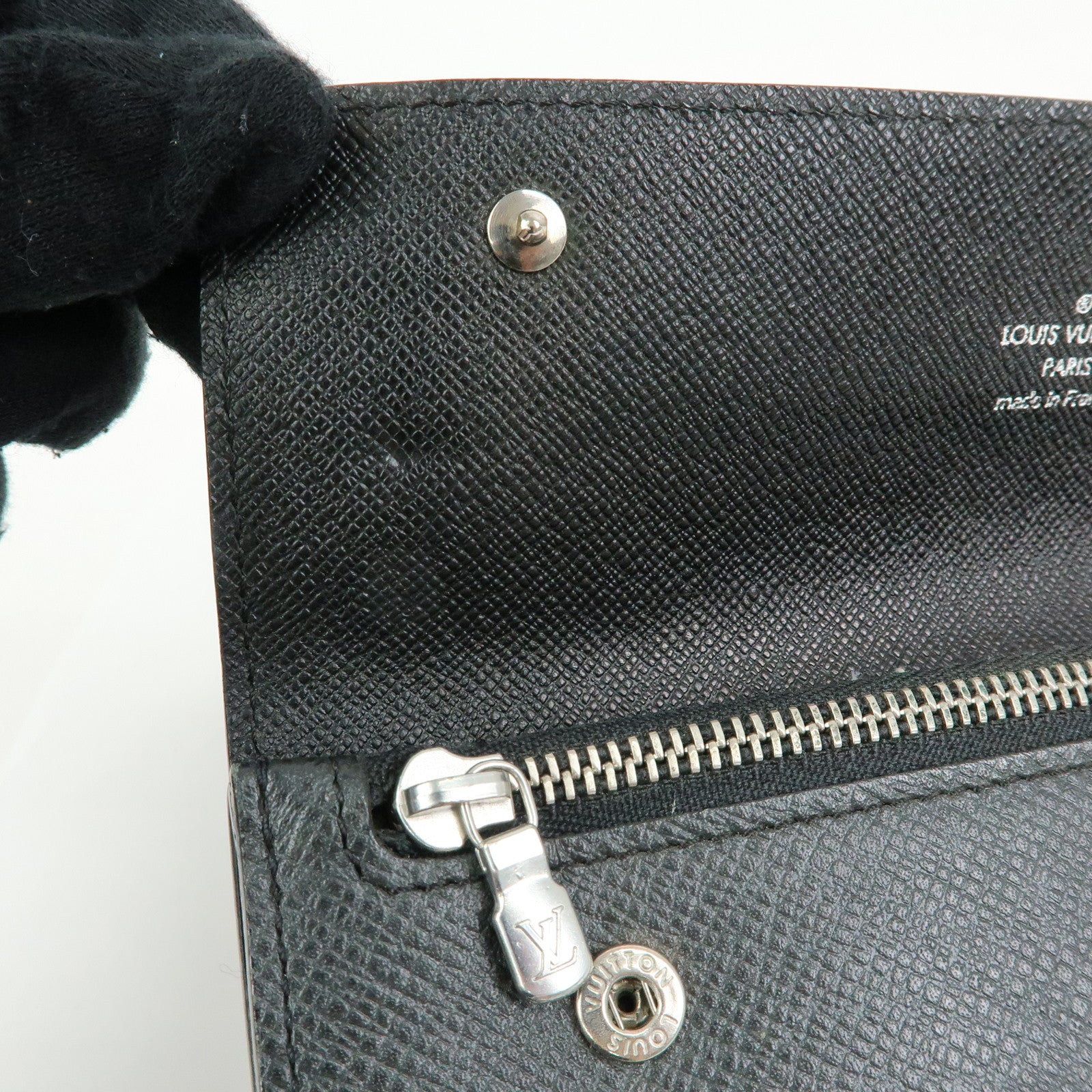 Louis Vuitton Taiga Portefeuille Accordion Wallet Ardoise M30992