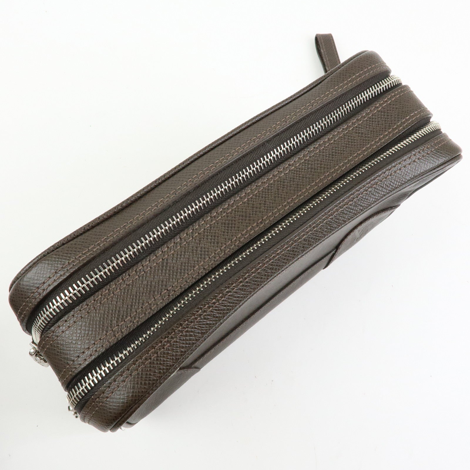 Louis Vuitton Taiga Neo Pavel Leather Clultch Bag Grizzly M31148
