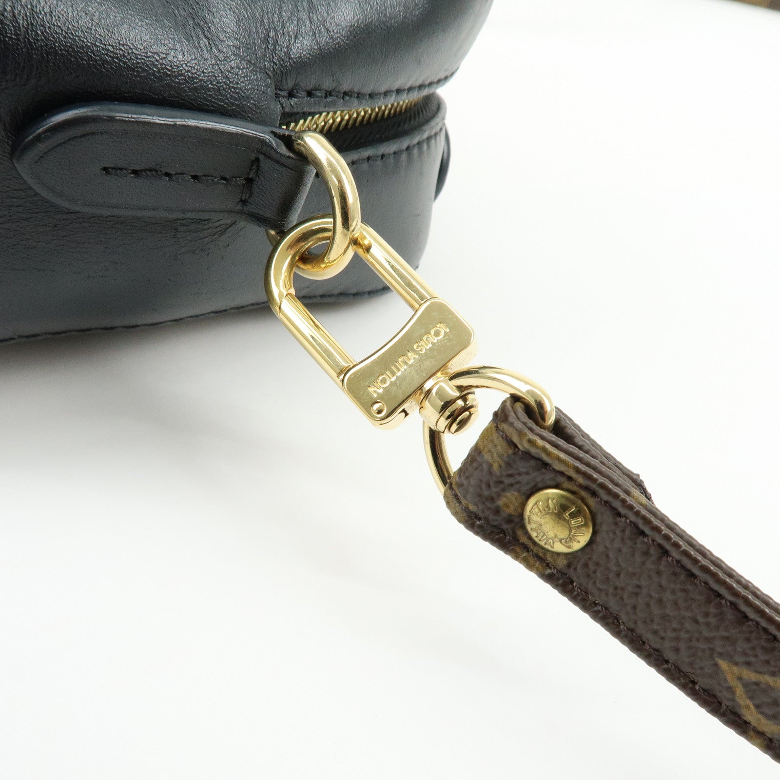 Louis Vuitton Monogram Saintonge Shoulder Bag Crossbody Bag Noir M43555