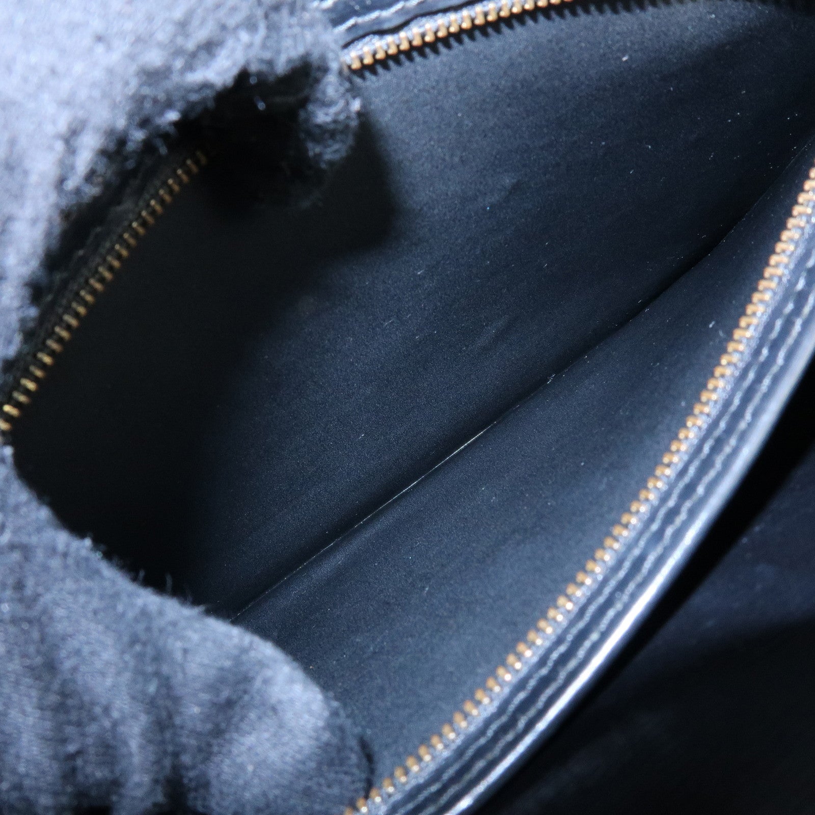 Louis Vuitton Epi Capuchin Shoulder Crossbody Bag Noir Black M52342