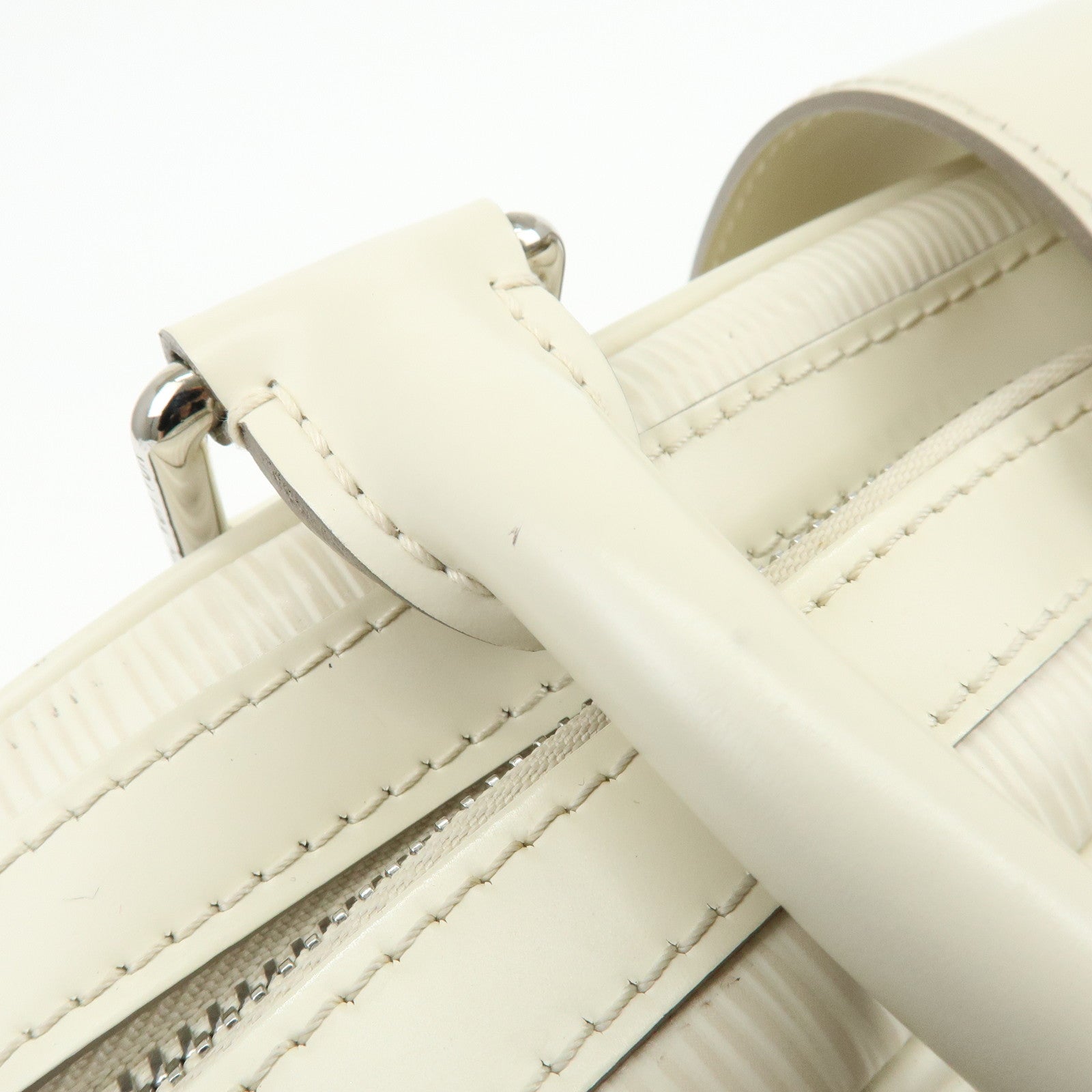Louis Vuitton Epi Montaigne GM Bowling Hand Bag Ivoire White M5931J