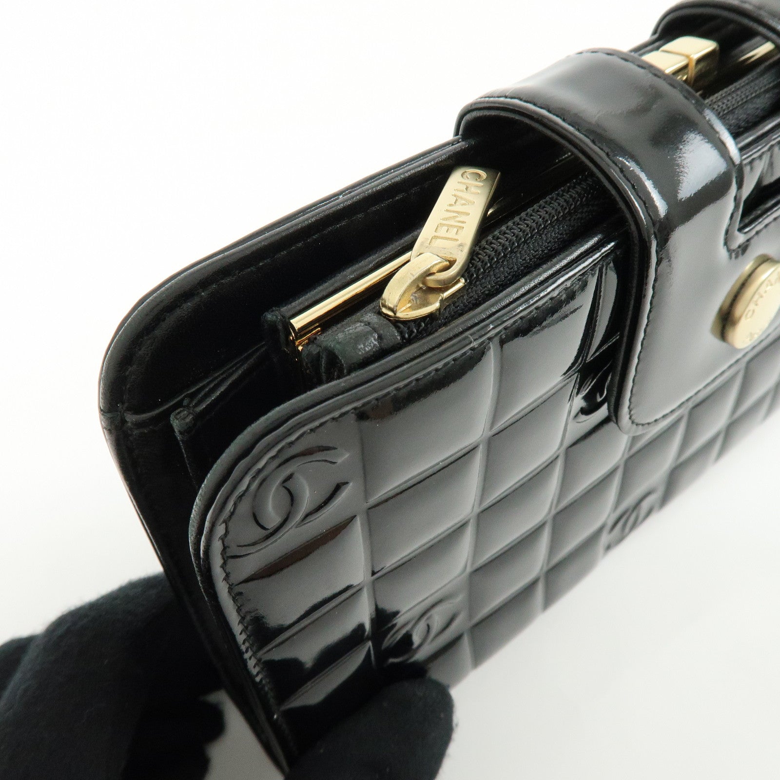 CHANEL COCO Mark Chocolate Bar Patent Leather Long Wallet Black