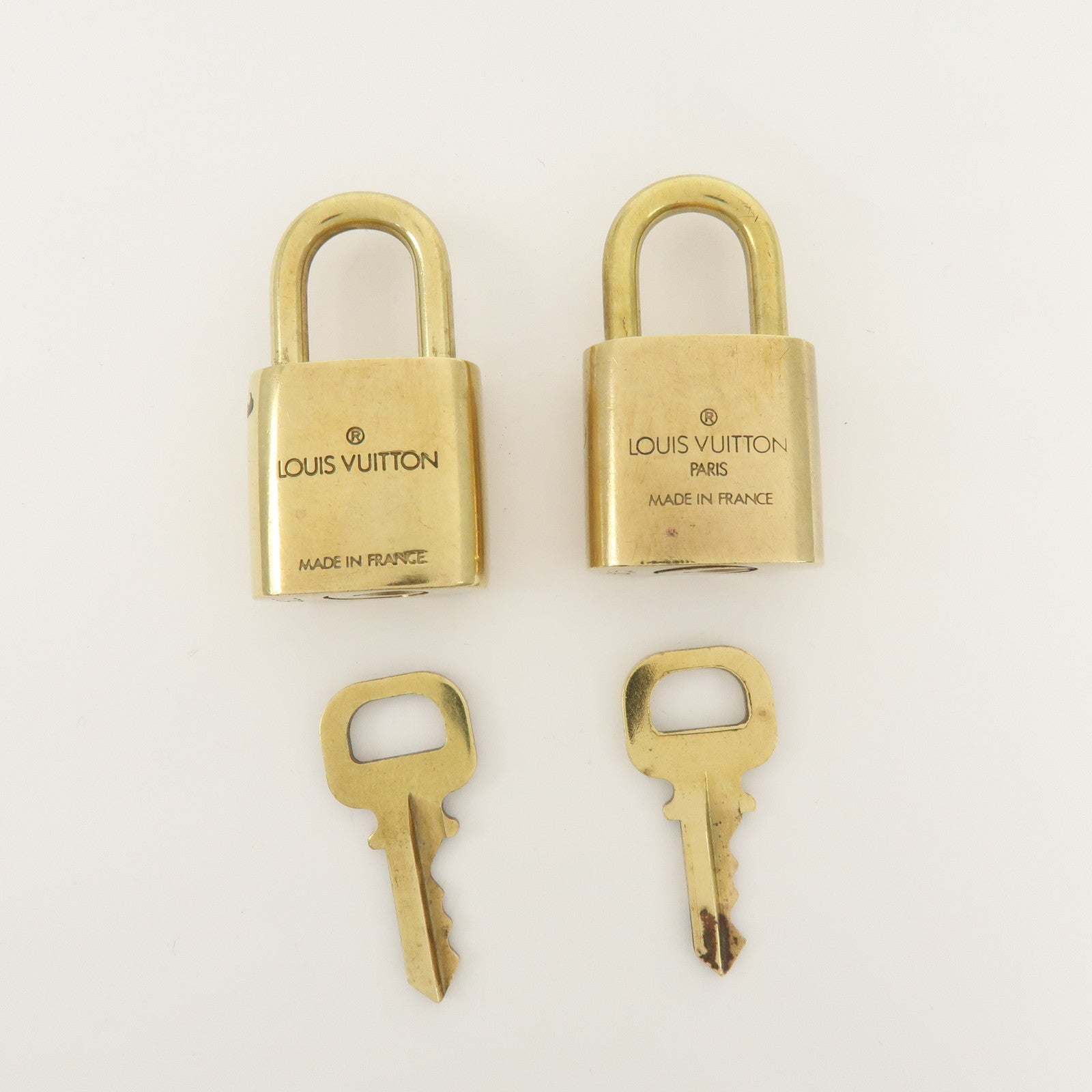 Louis Vuitton Set of 10 Metal Lock & Key Cadena Key Lock Gold
