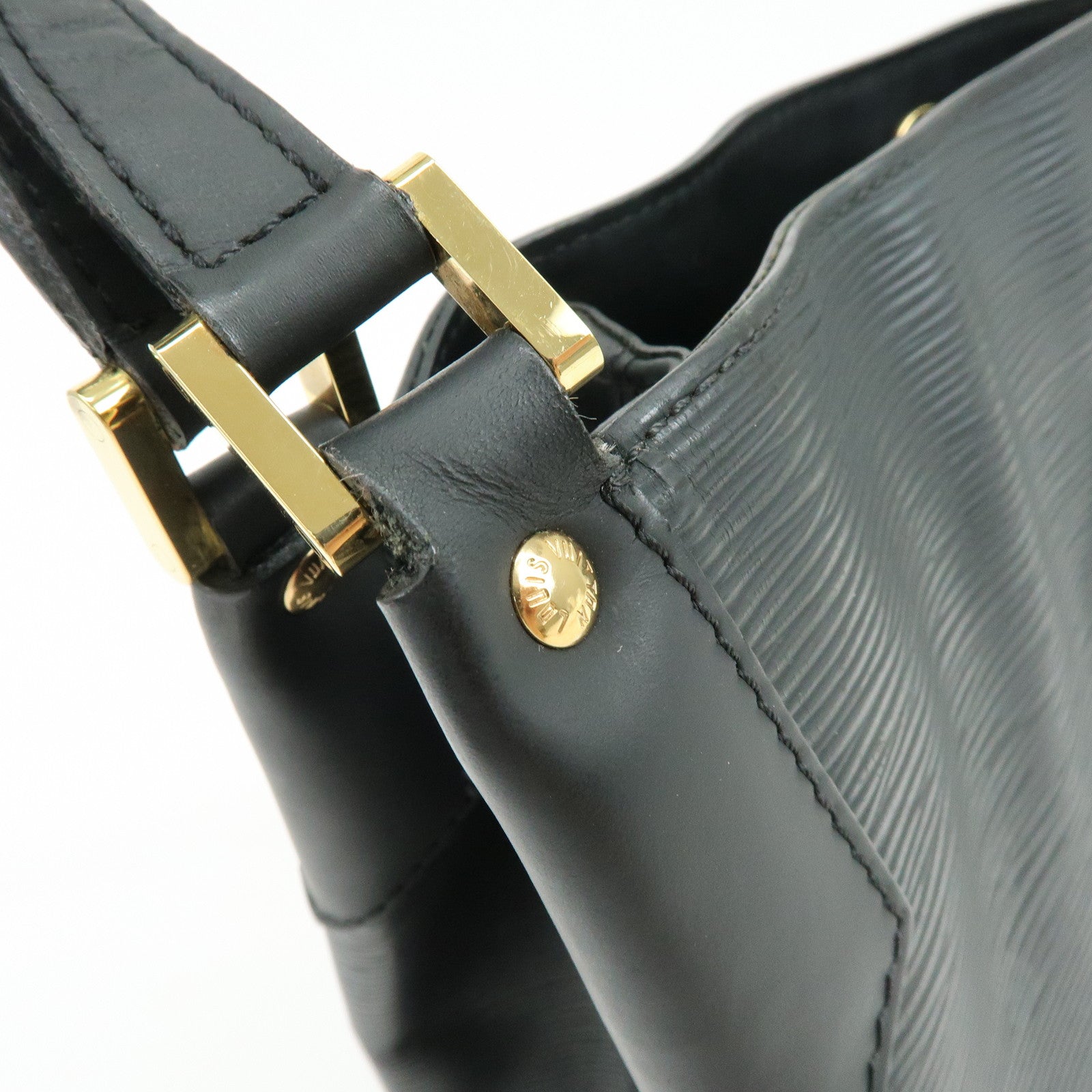 Louis Vuitton Epi Mandala MM Shoulder Bag Noir Black M58892