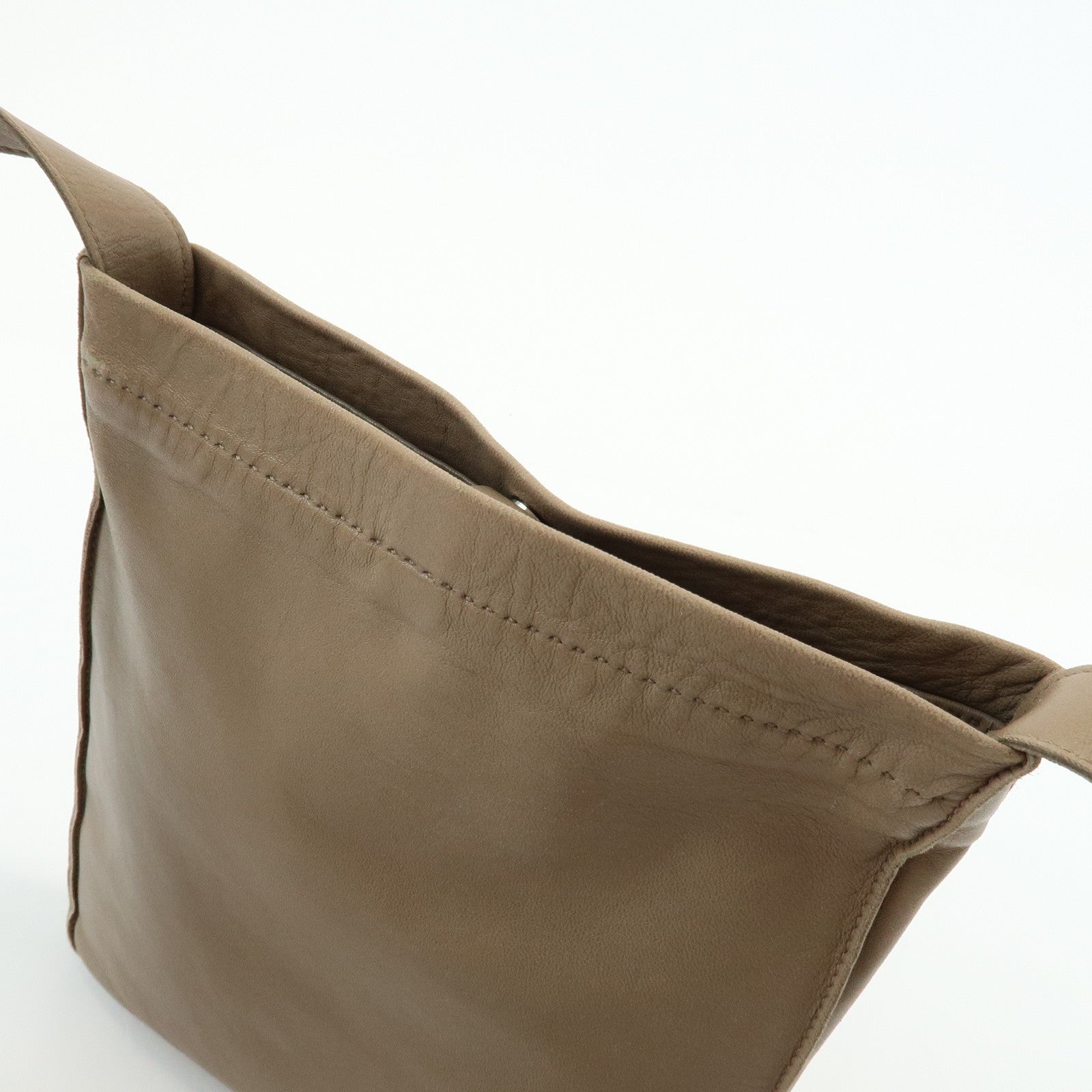 HERMES Leather Clou de Selle Shoulder Bag □M Stamped Beige