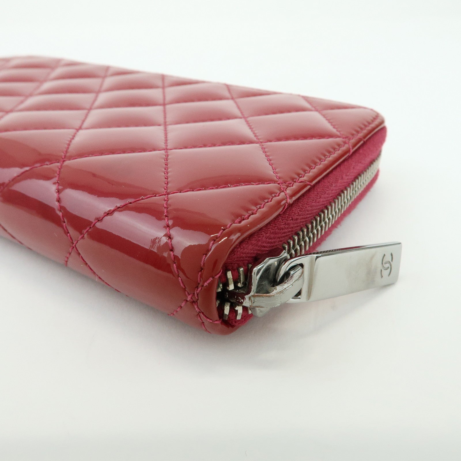 CHANEL Matelasse Patent Leather Zippy Long Wallet Pink