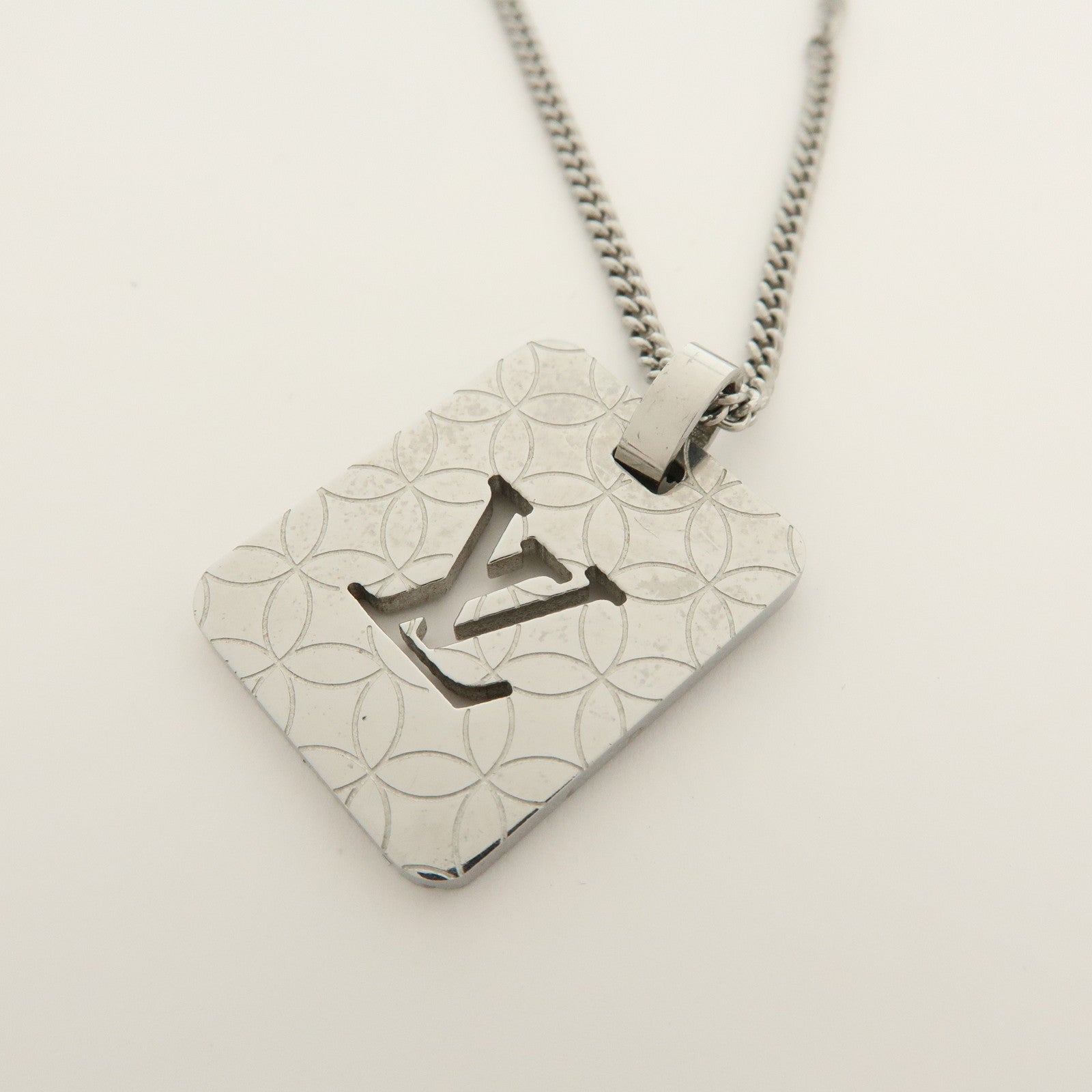 Louis Vuitton Pendentif Champs Elysees PM Metal Necklace M65452