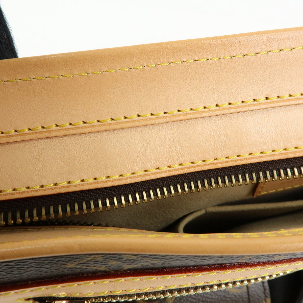Louis Vuitton Monogram Hudson GM Shoulder Crossbody Bag Brown M40045
