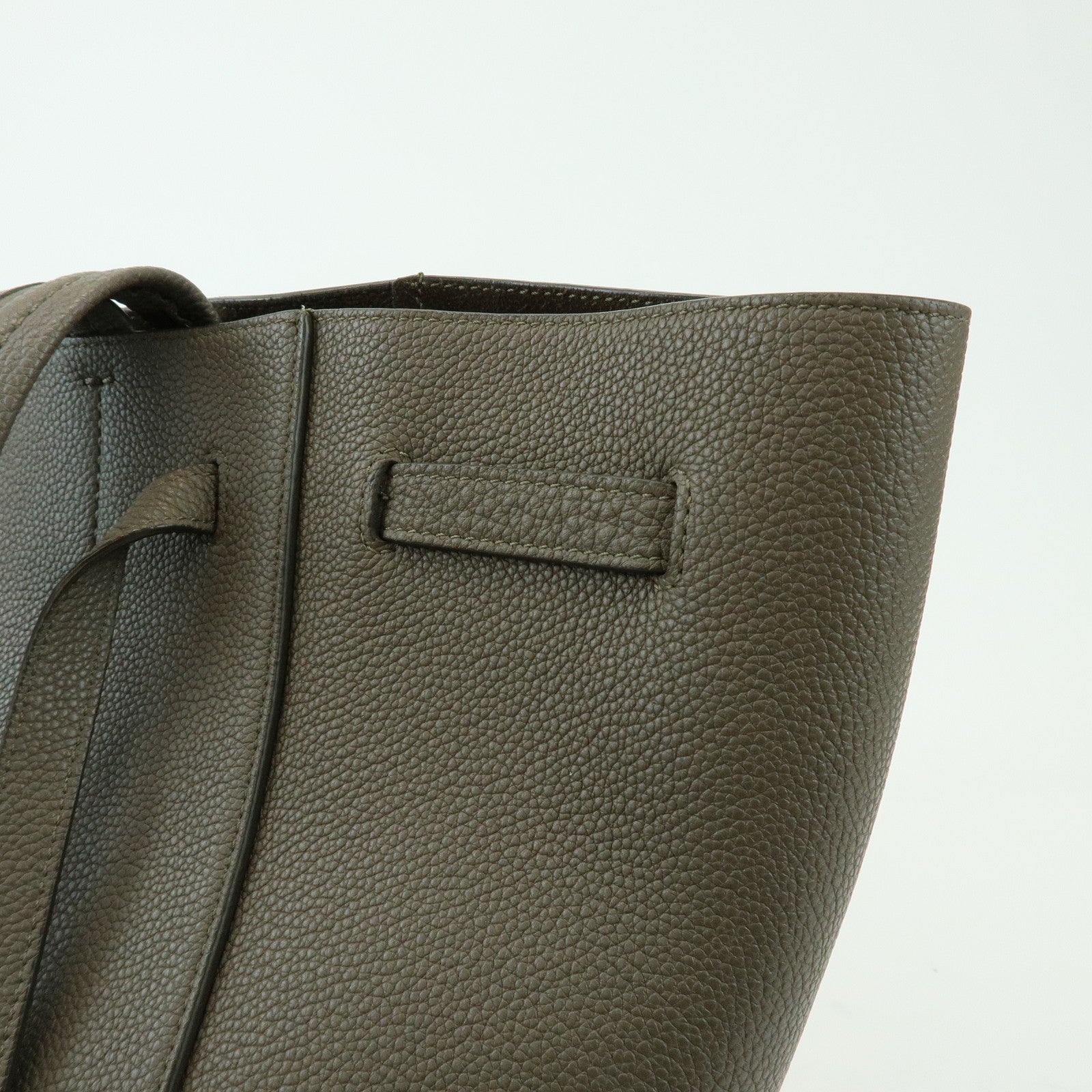 CELINE Cabas Phantom Soft Grained Calf Leather Medium Tote Bag