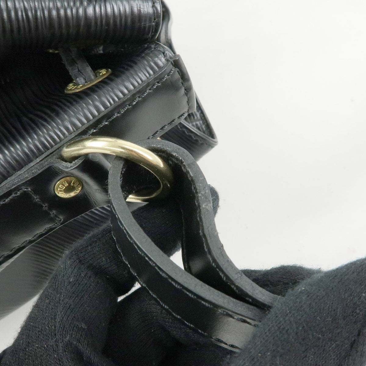 Louis Vuitton Epi Petit Noe Shoulder Bag Noir Black M44102