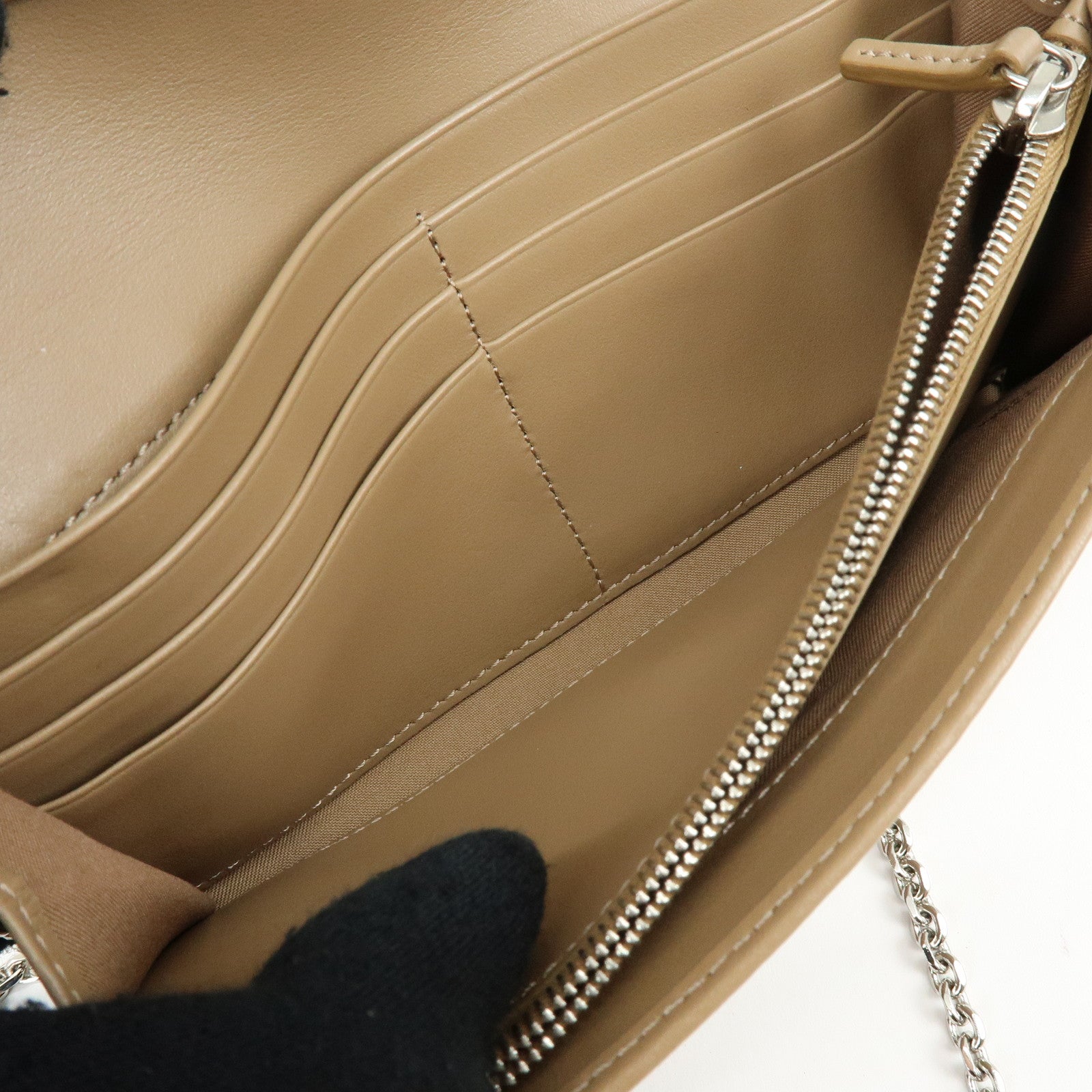 FENDI Leather Studs Chain Shoulder Wallet Long Wallet Beige 8M0365