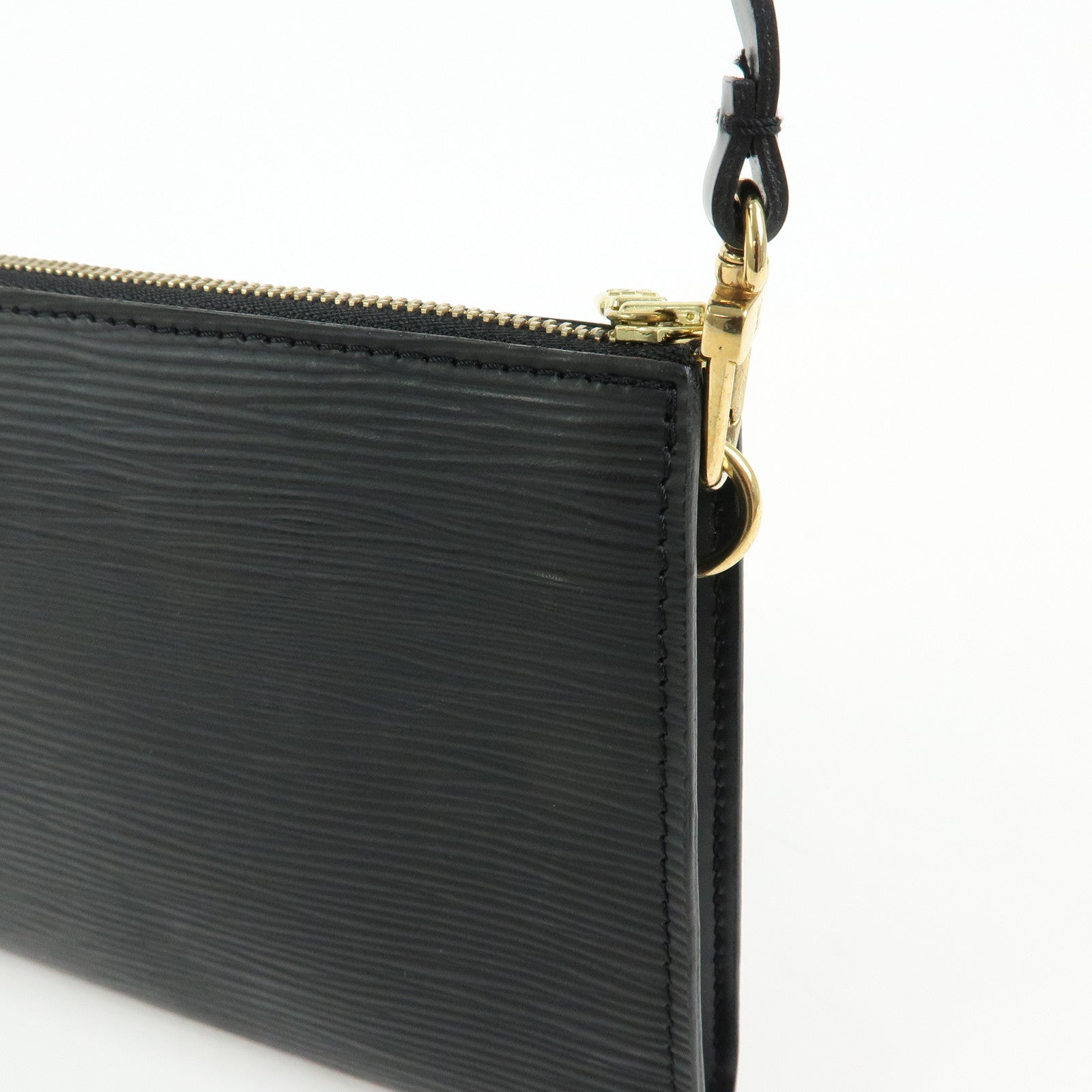 Louis Vuitton Epi Pochette Accessoires Hand Bag Noir M52942