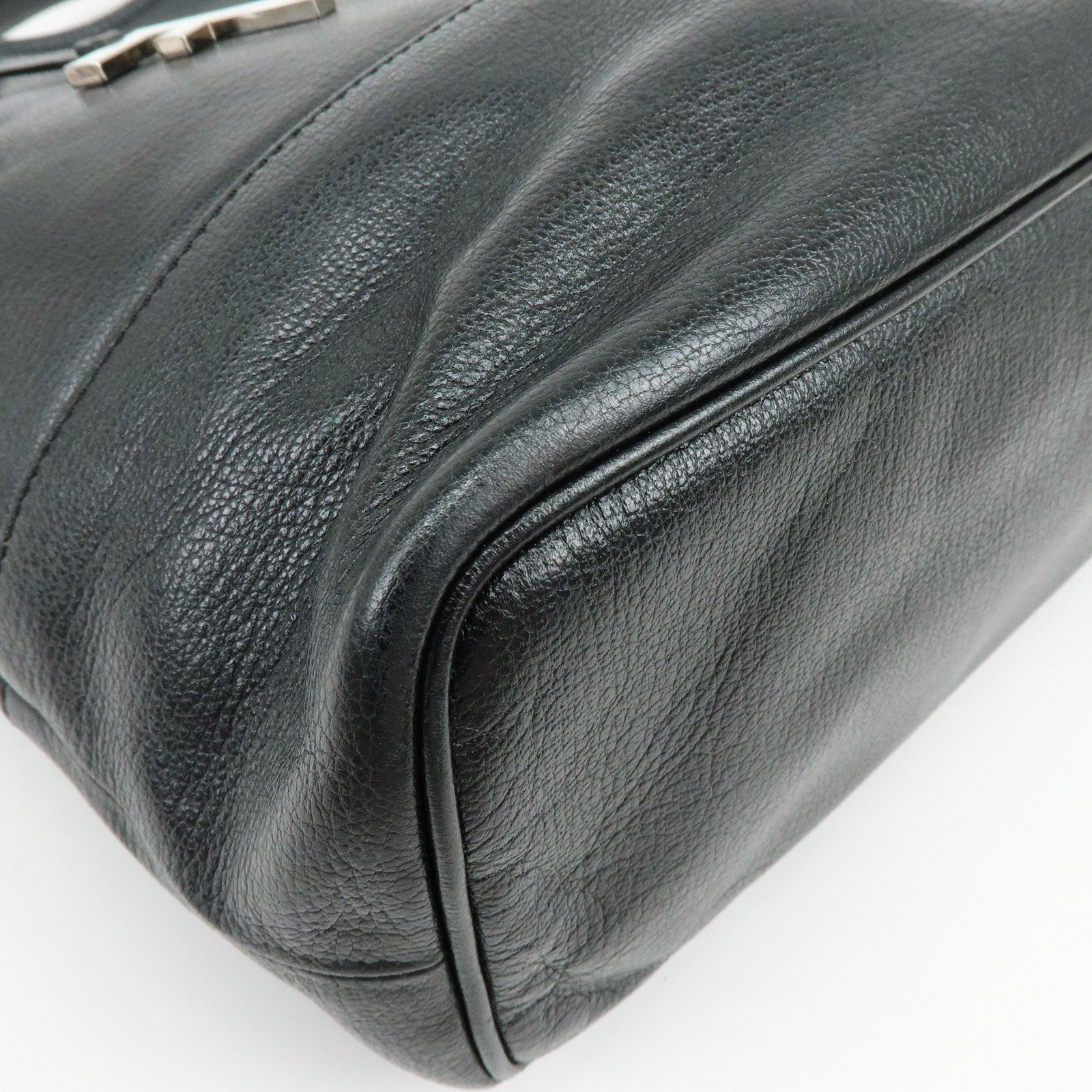 FENDI Leather Shoulder Bag Hand Bag Logo Charm Black 8BR697