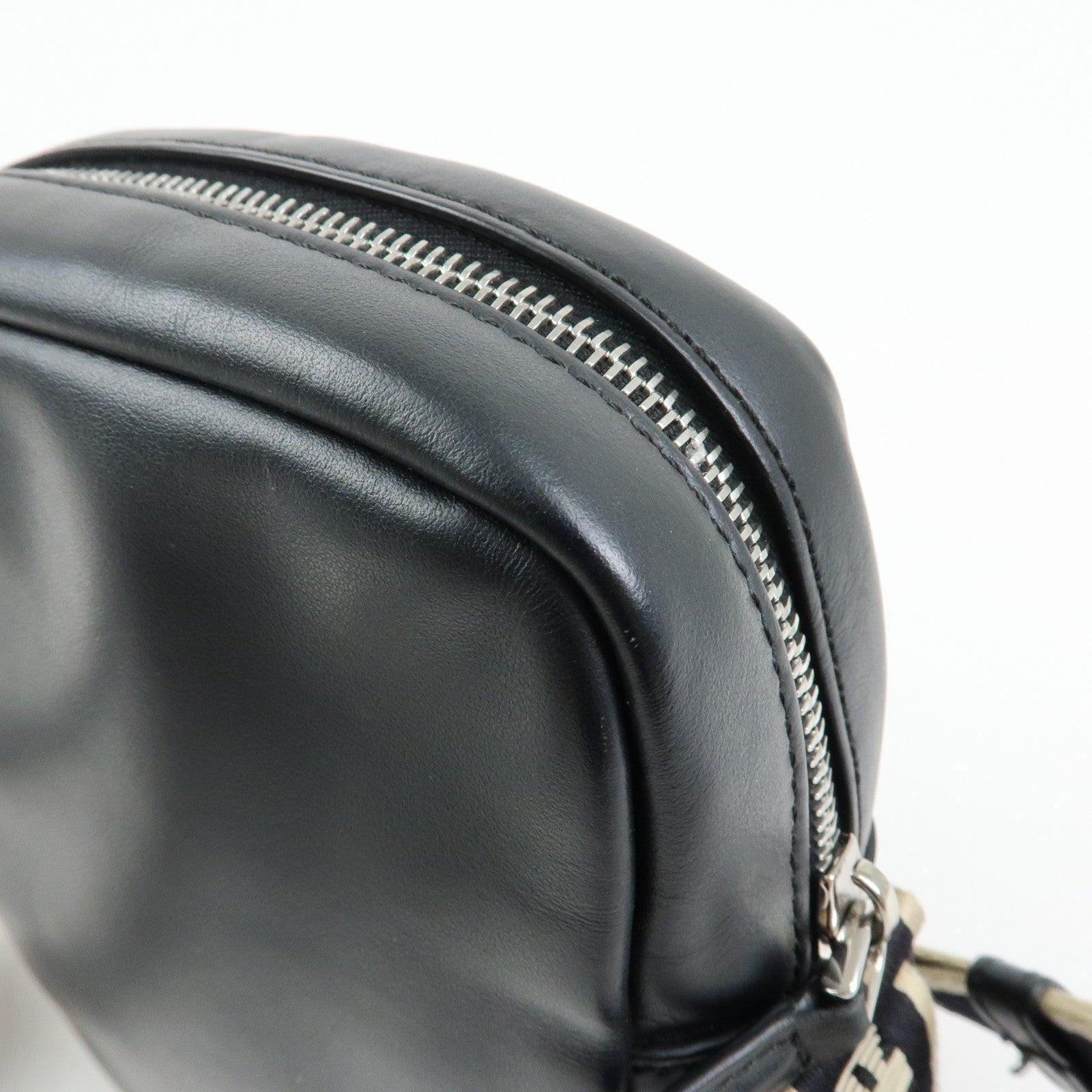MARNI BEY Logo Leather Shoulder Bag Crossbody Bag Black
