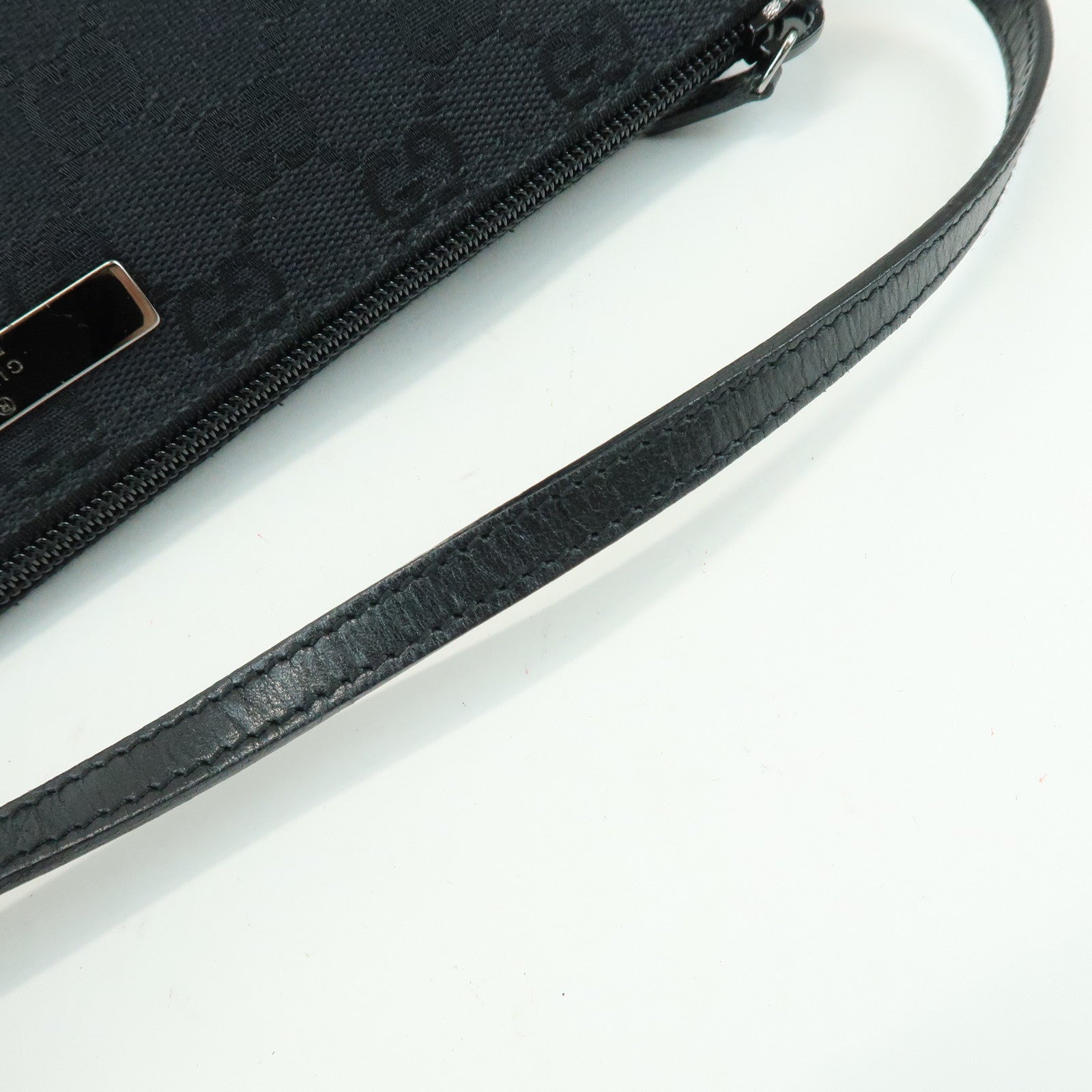 GUCCI Boat Bag GG Canvas Leather Accessory Pouch Hand Bag 07198