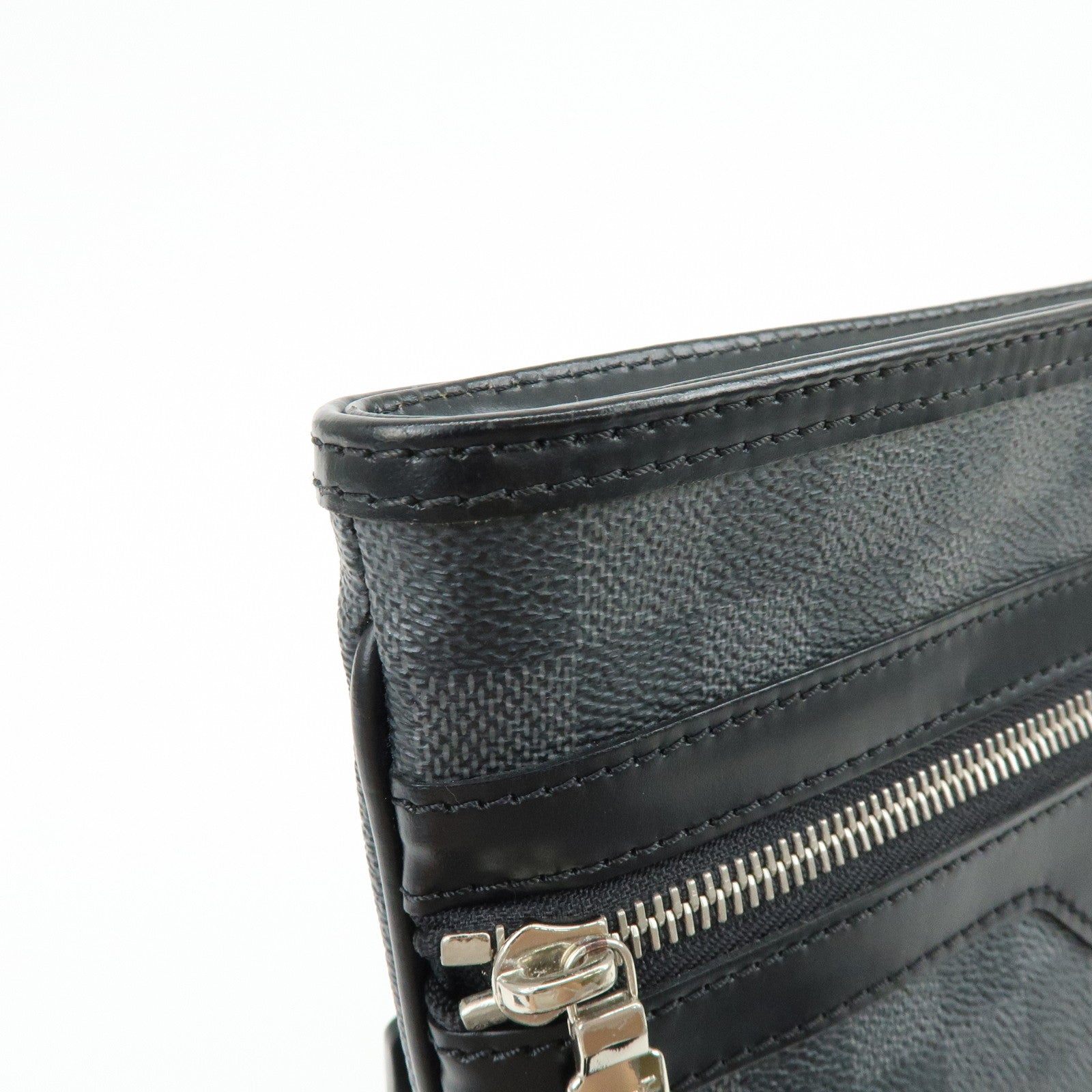 Louis Vuitton Damier Graphite Thomas Shoulder Crossbody Bag N58028