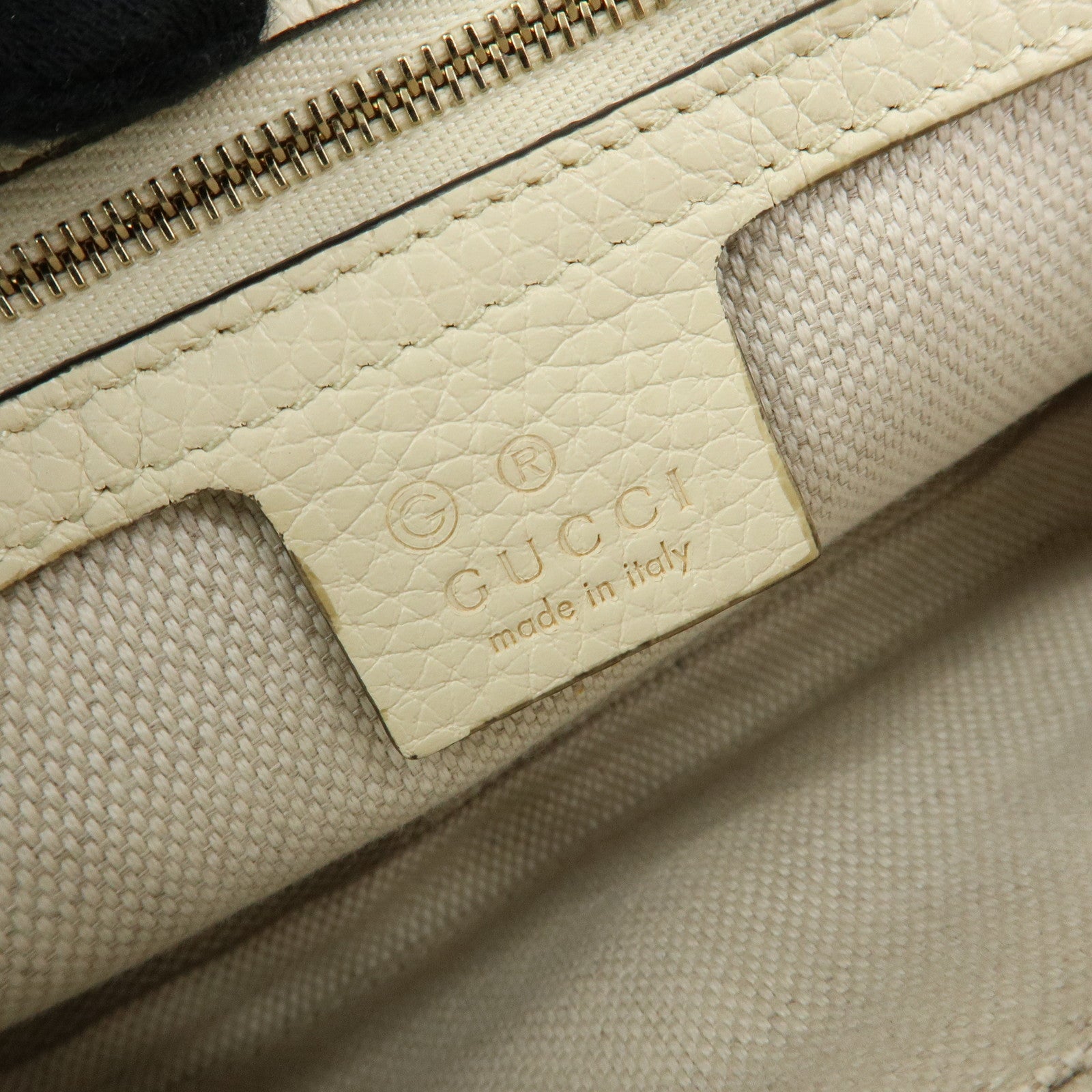 GUCCI SOHO Interlocking G Leather Chain Shoulder Bag White 536224