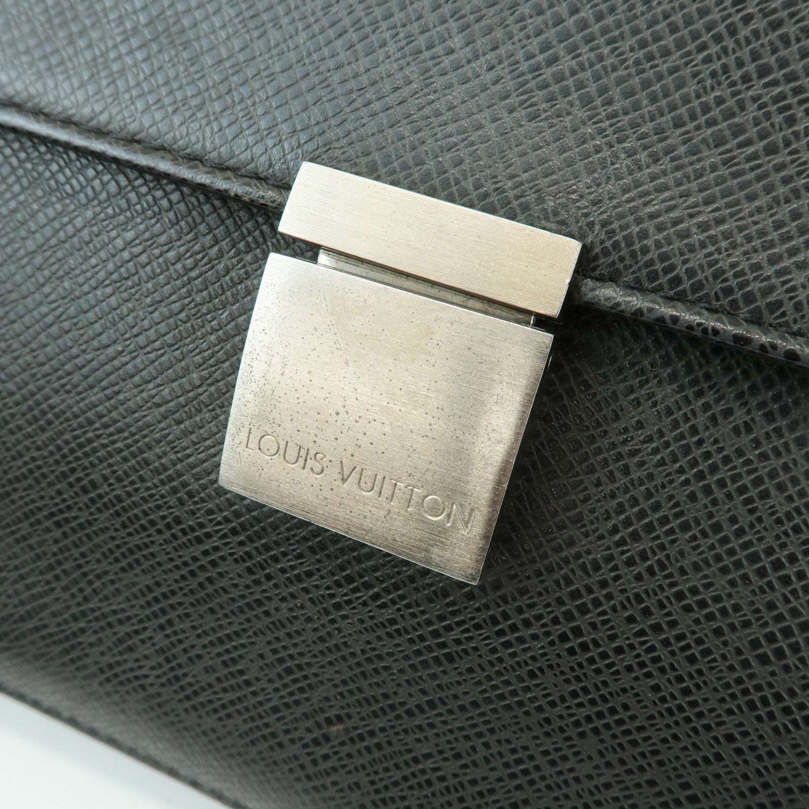 Louis Vuitton Taiga Leather Selenga Clutch Bag Ardoise M30782