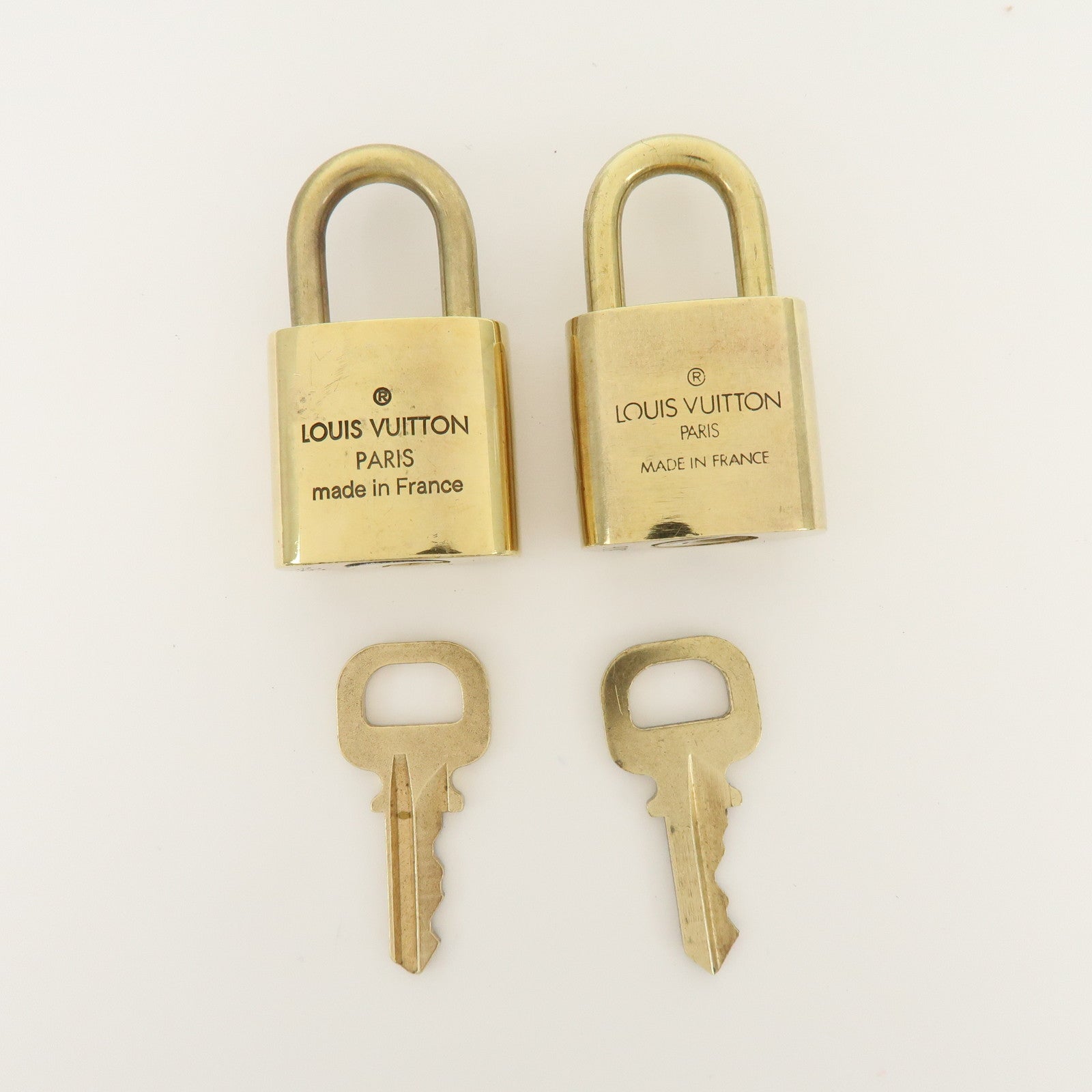 Louis Vuitton Set of 10 Metal Lock & Key Cadena Key Lock Gold