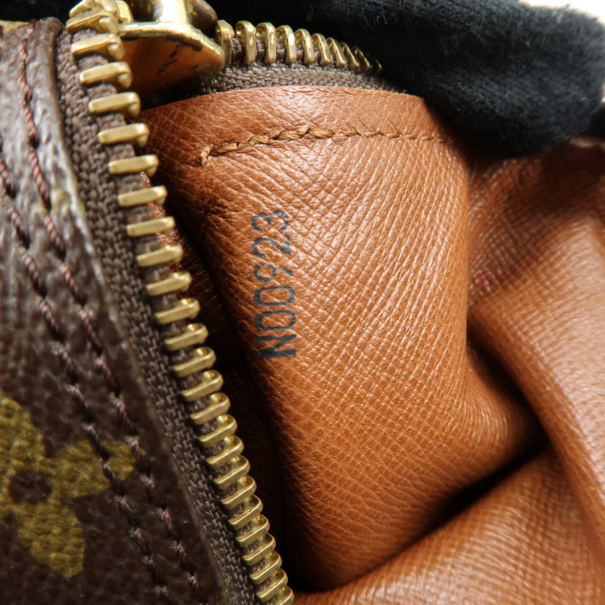 Louis Vuitton Monogram Papillon 30 Hand Bag Brown M51365