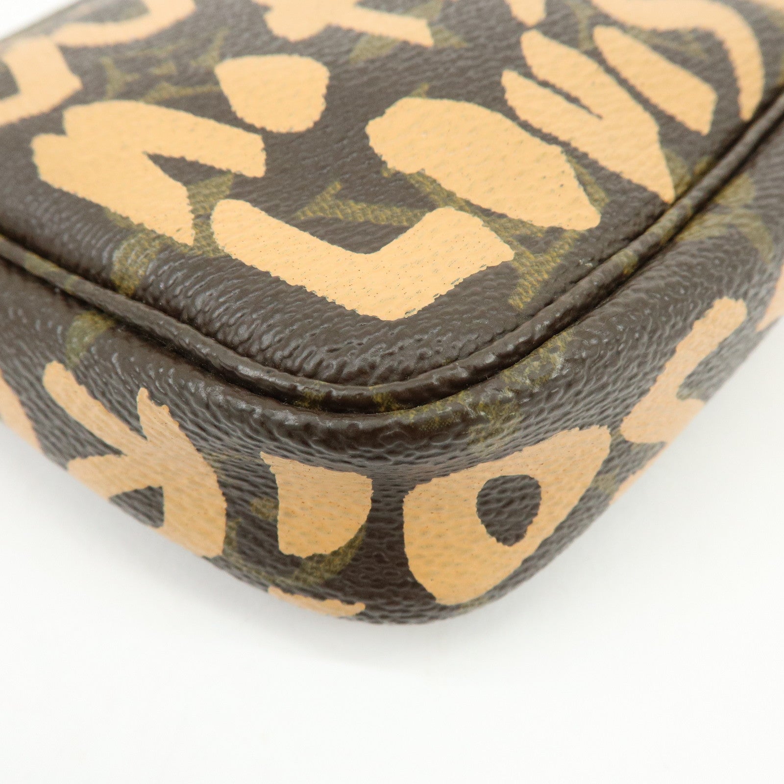 Louis Vuitton Monogram Graffiti Pochette Accessoires Hand Bag M92193