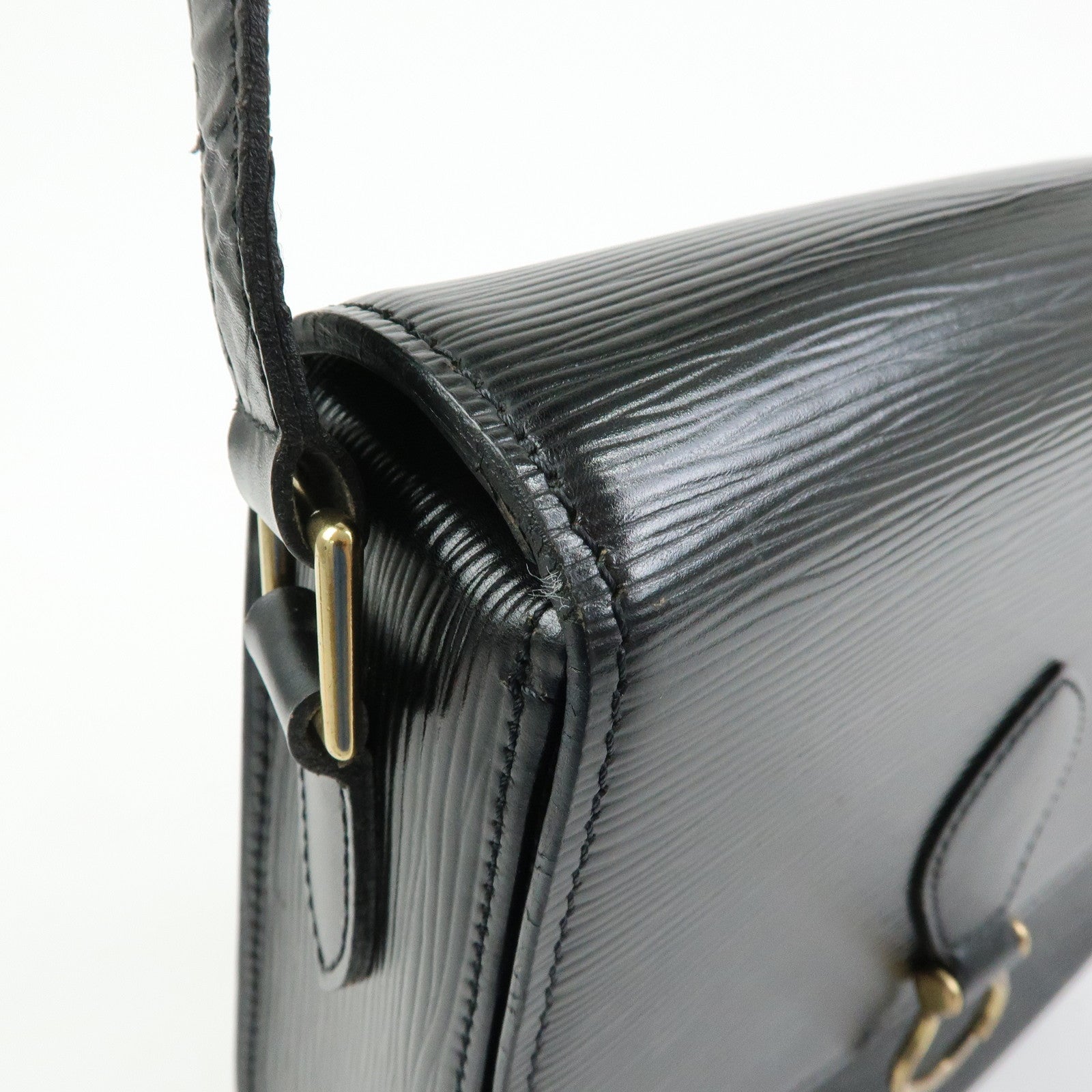 Louis Vuitton Epi Saint Cloud Shoulder Bag Black Noir M52192