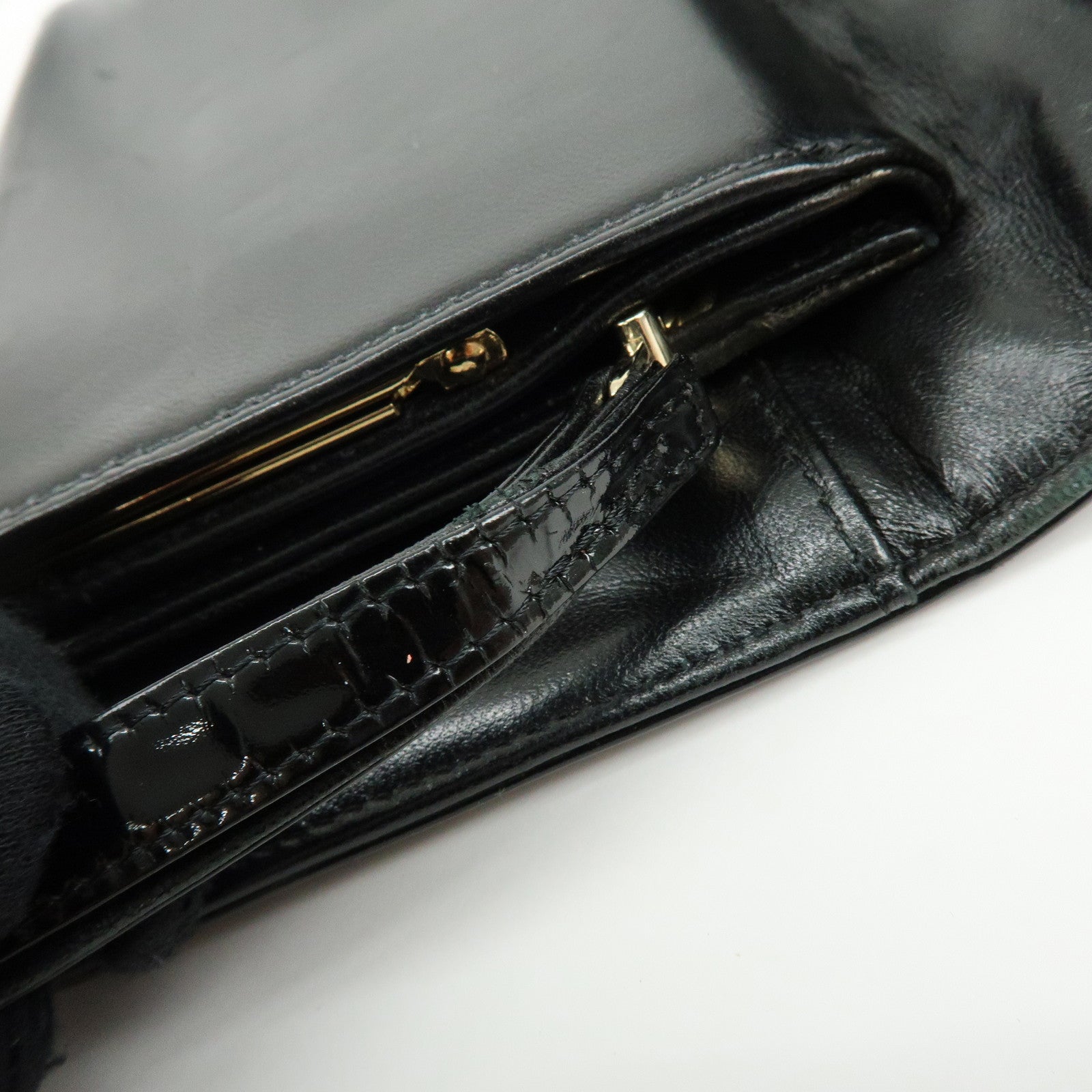 CHANEL COCO Mark Chocolate Bar Patent Leather Long Wallet Black