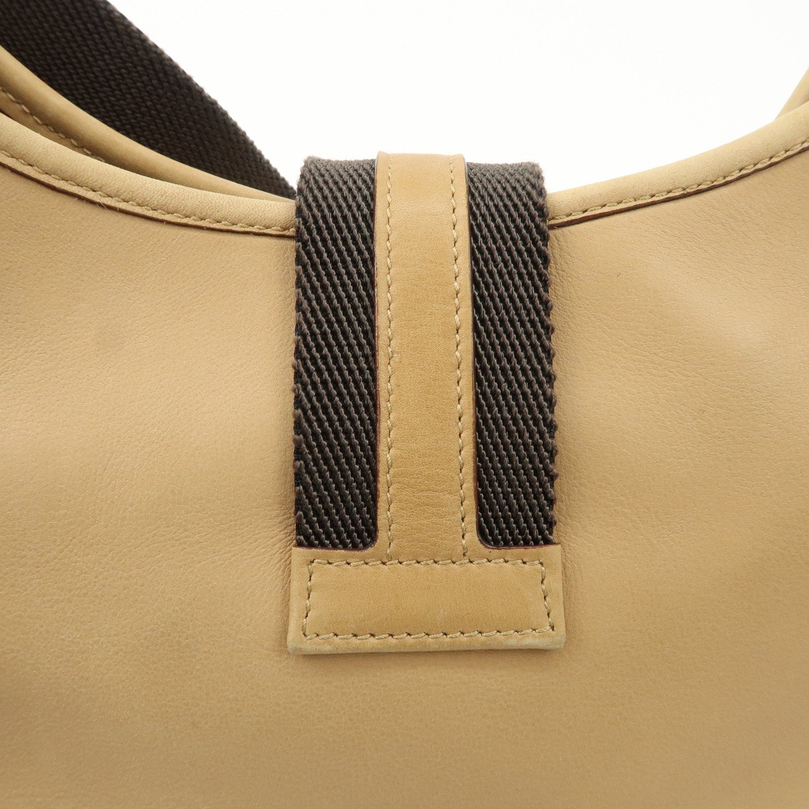 GUCCI Leather Shoulder Bag Beige Gold HDW 92736 Used